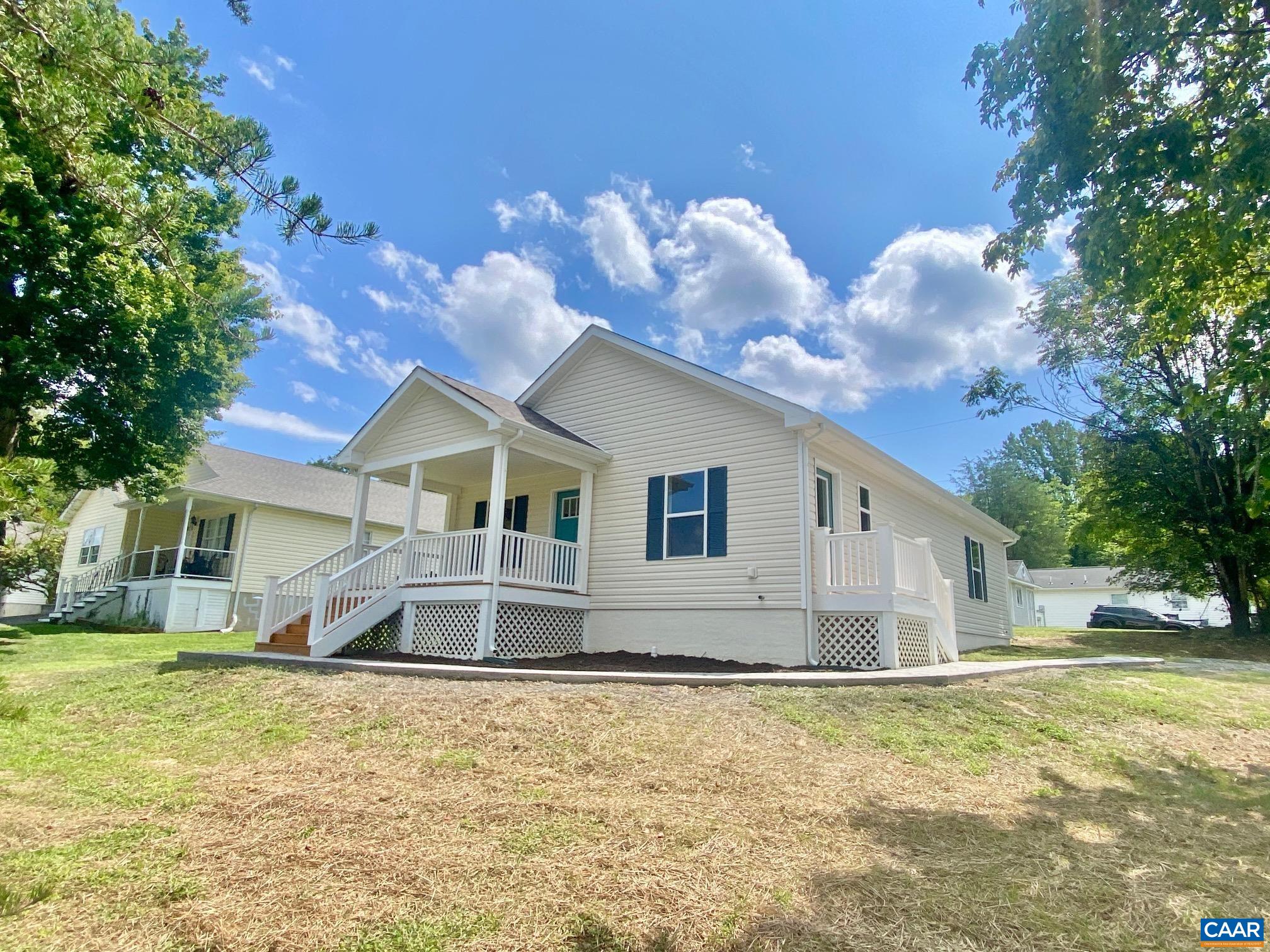 99 Cedar Dr — photo