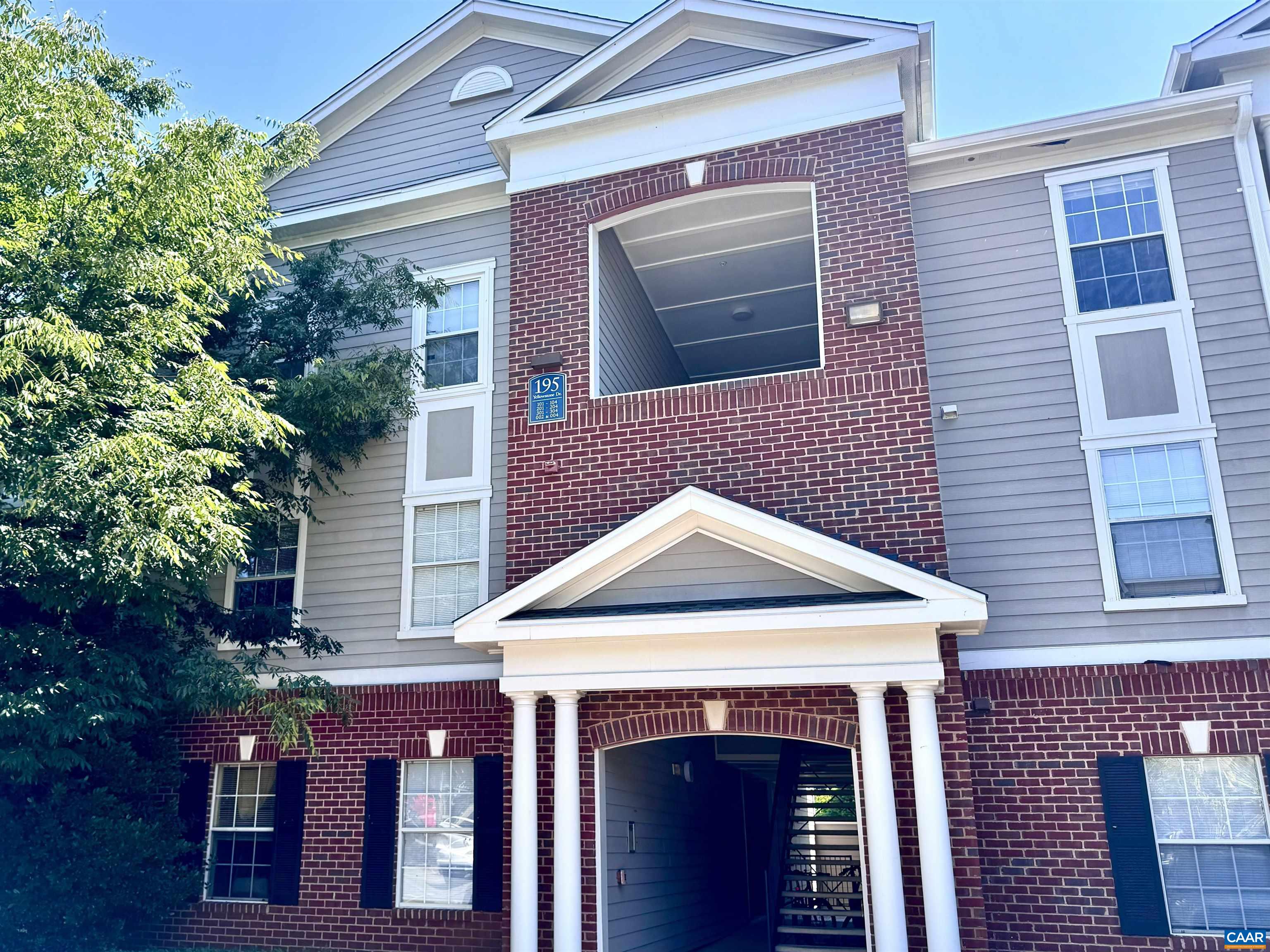 195 Yellowstone Dr — photo