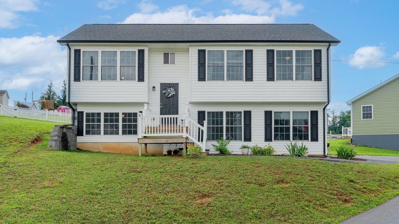 235 Locustdale Loop — photo