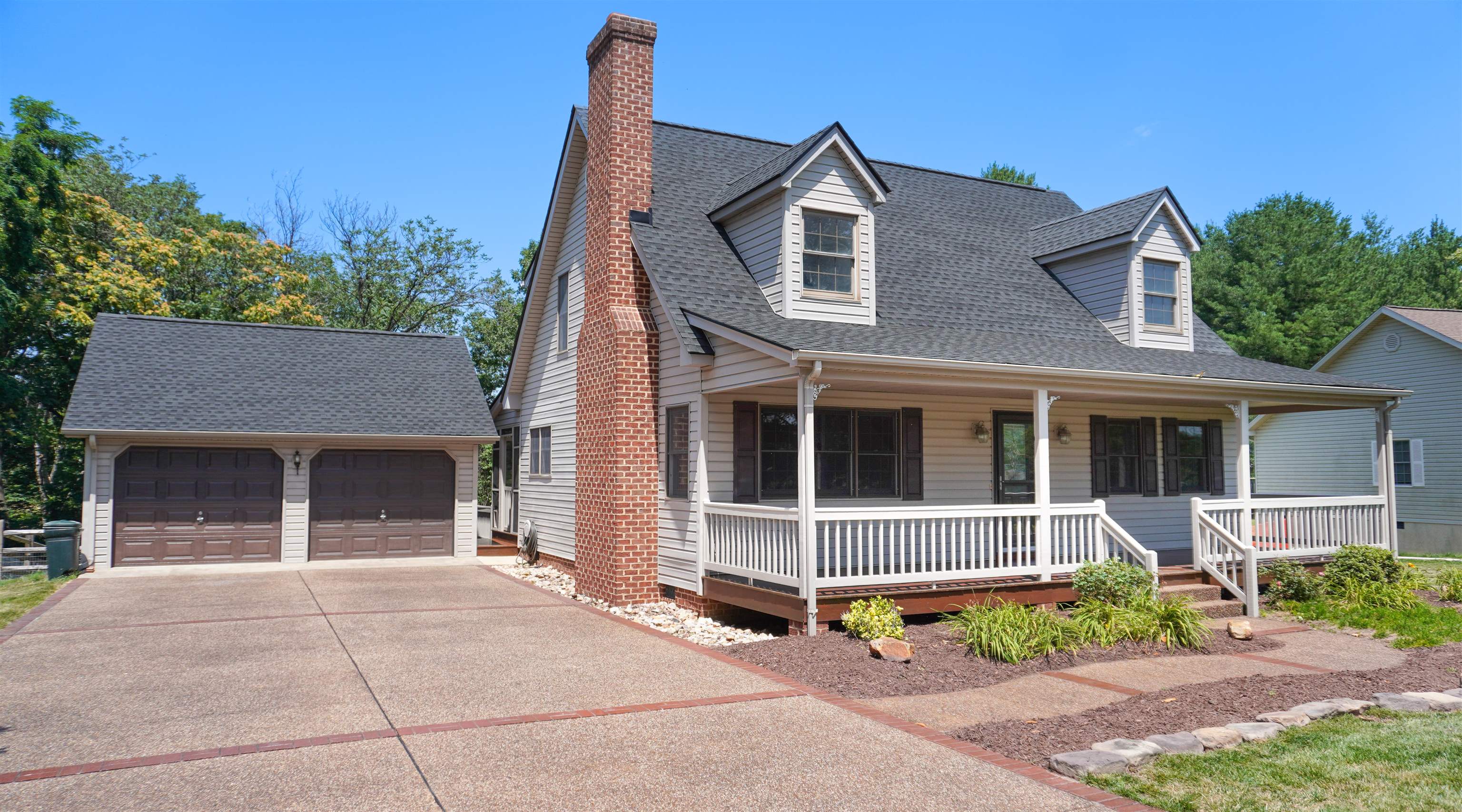 3175 Lanier Ln — photo