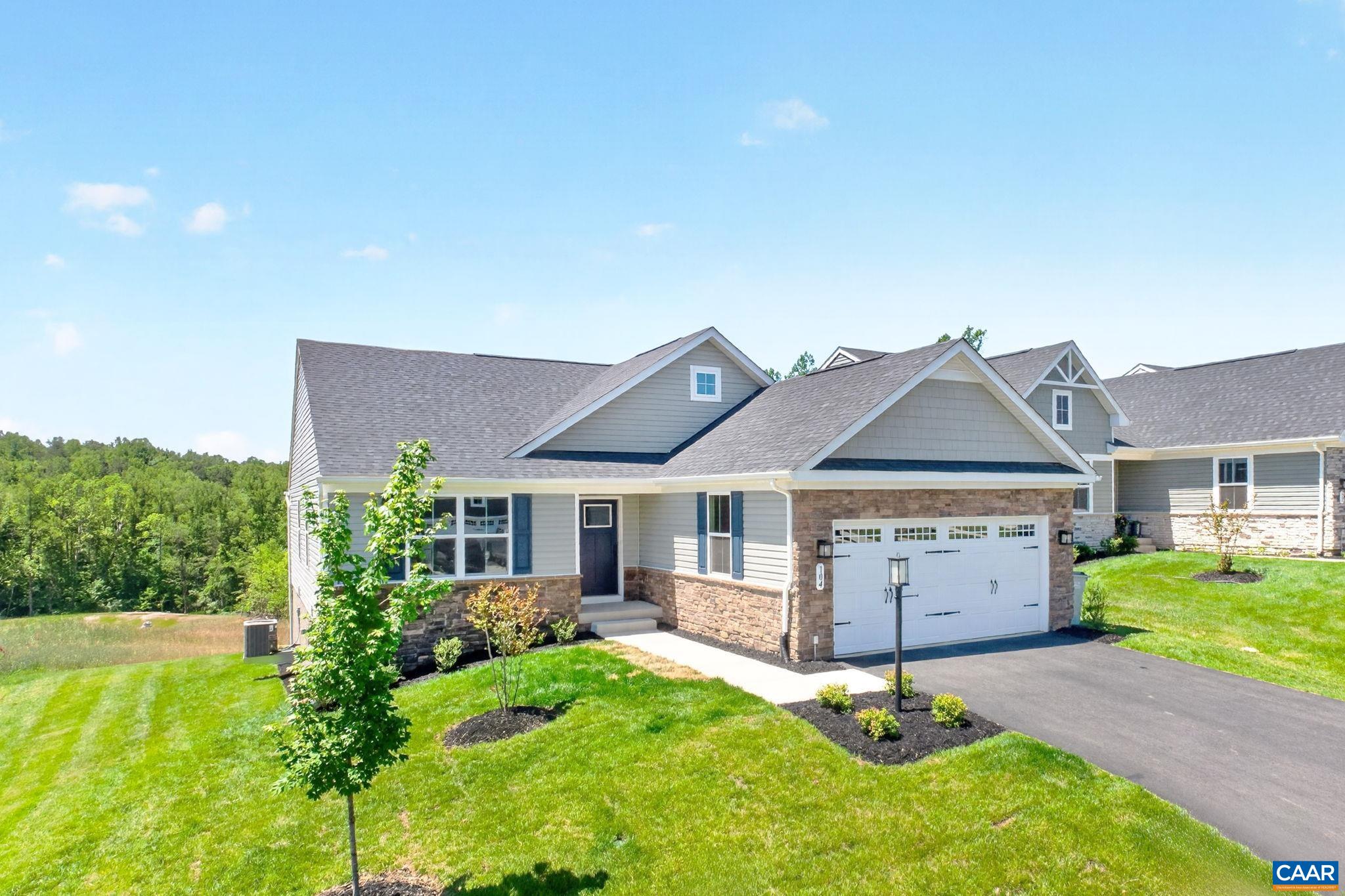 104 Gunnison Dr — photo