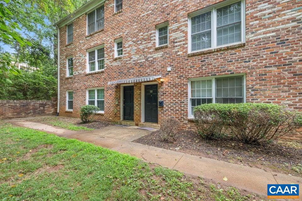 2527 Hydraulic Rd — photo