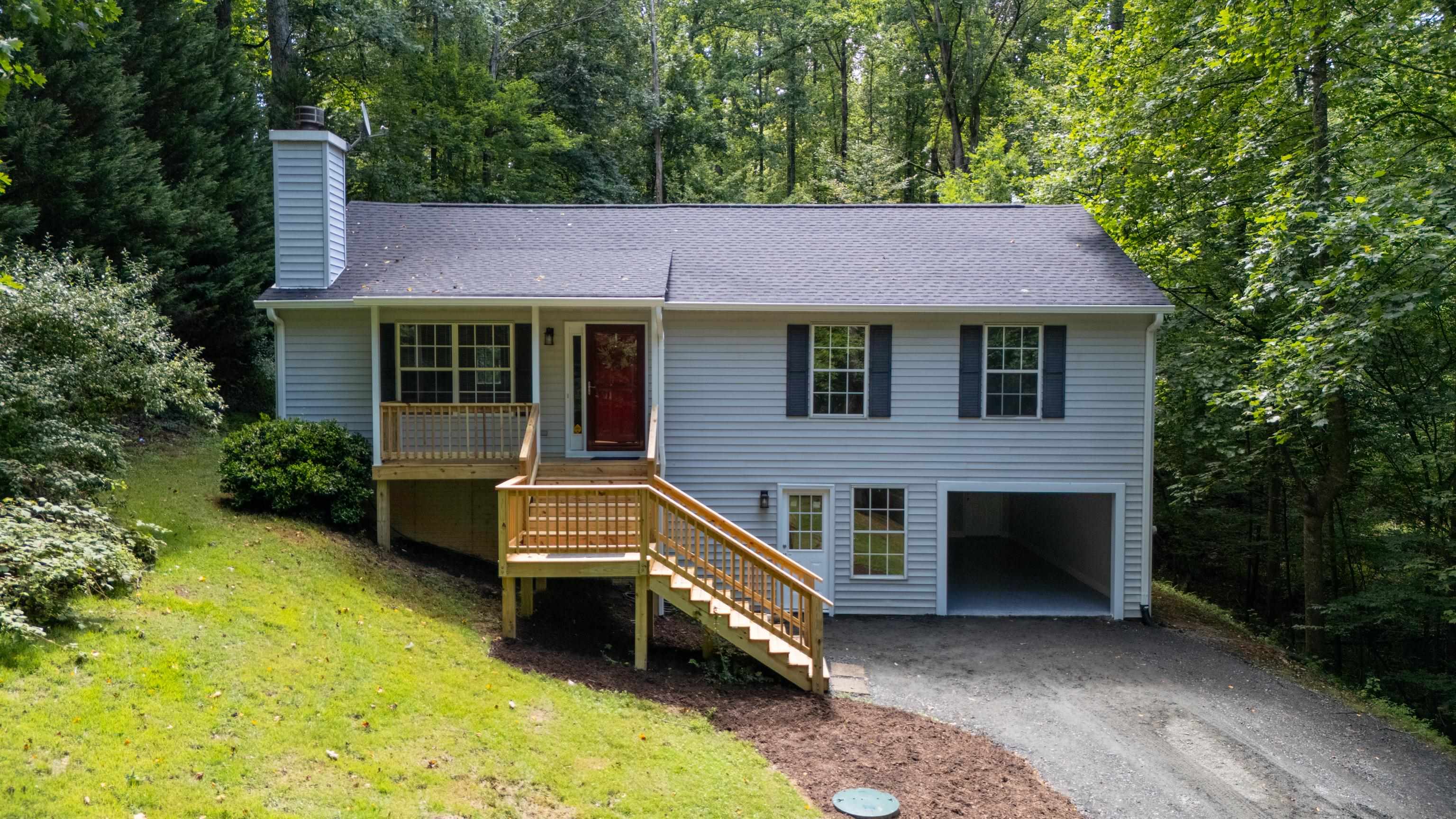 398 Geranium Rd — photo