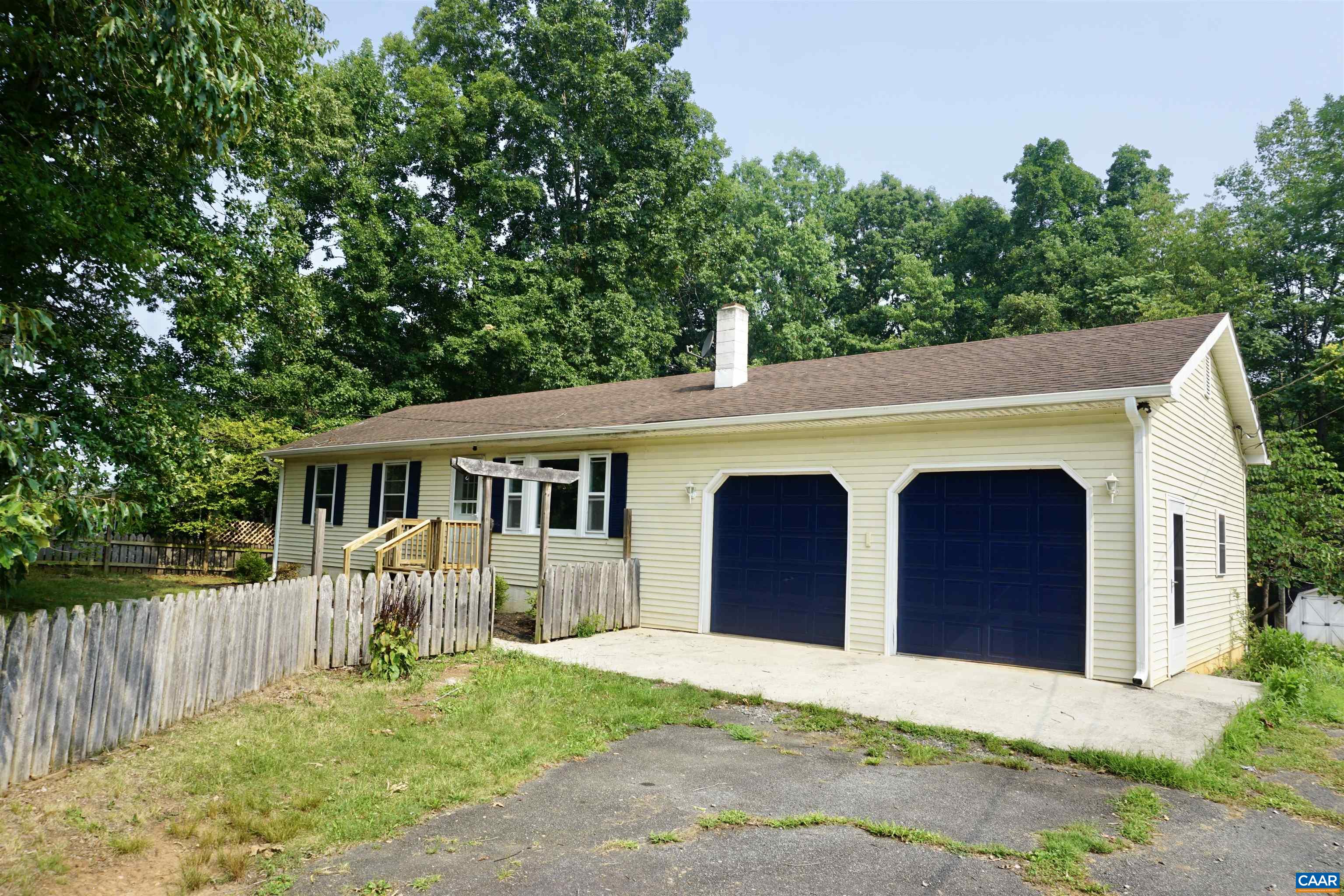112 Pines Ln — photo