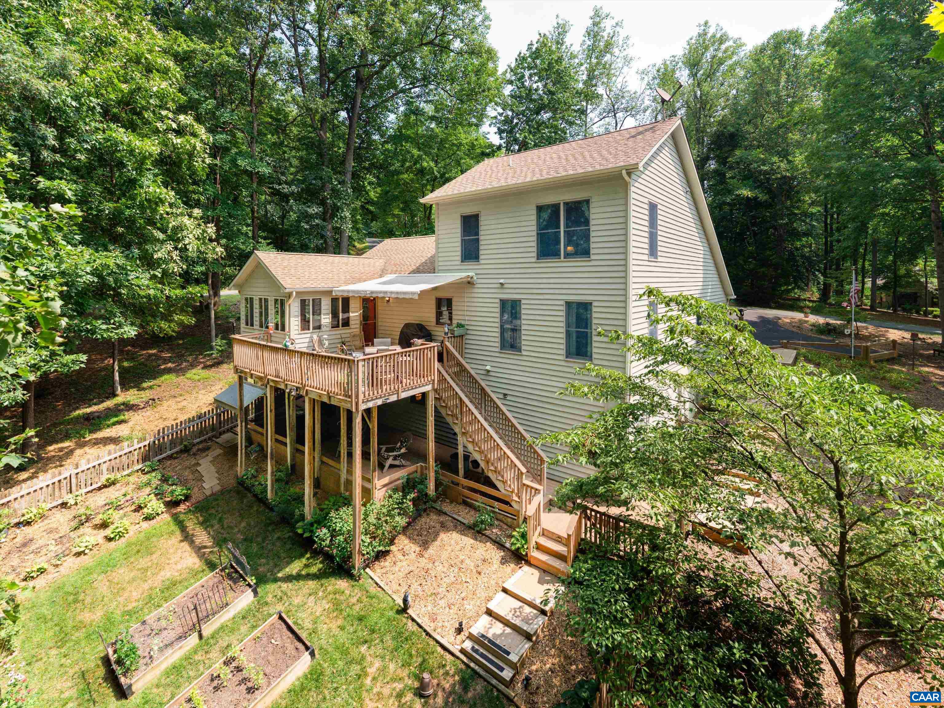 24 Saddleback Knl — photo