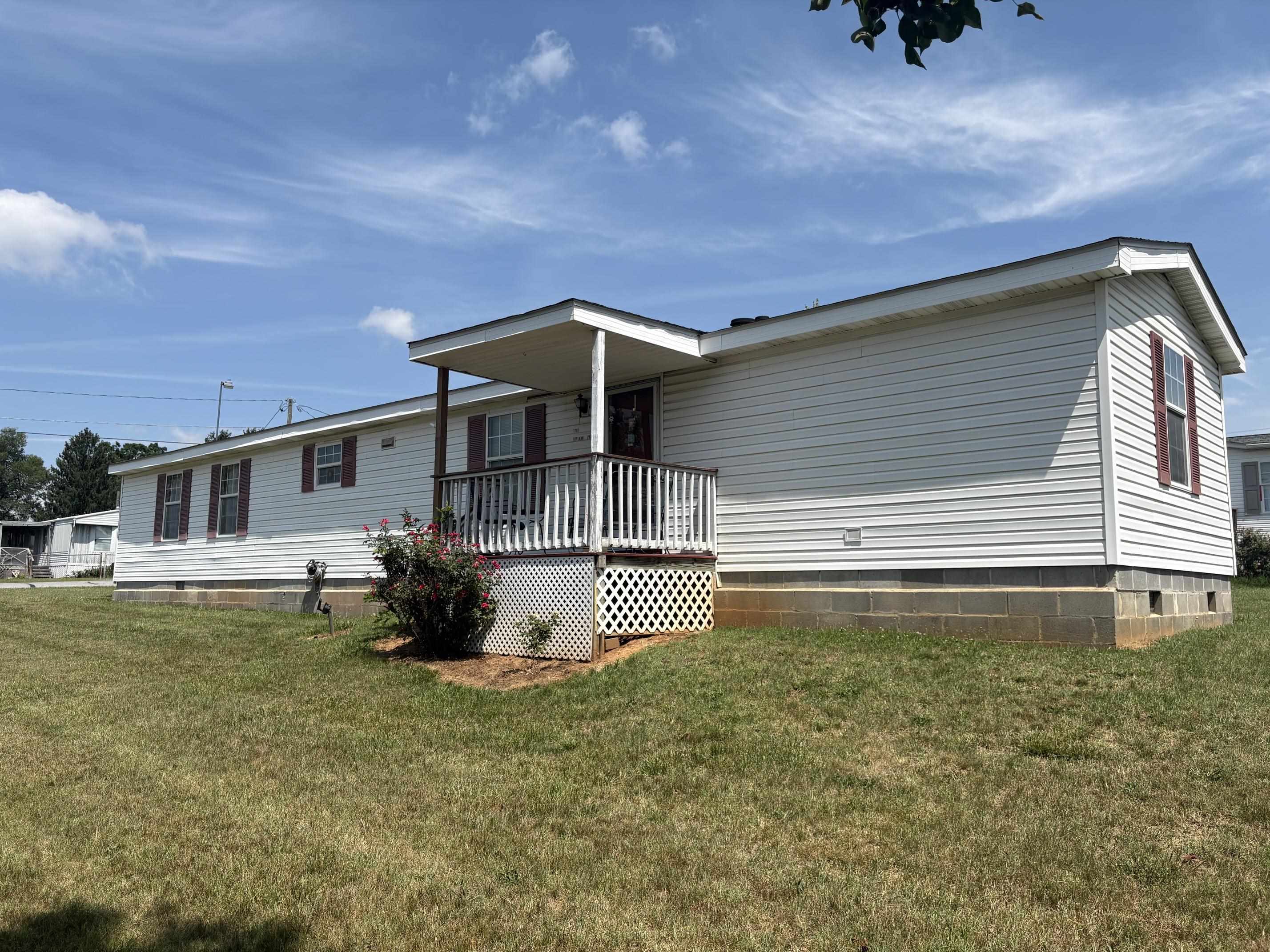 1701 Hopeman Pkwy — photo