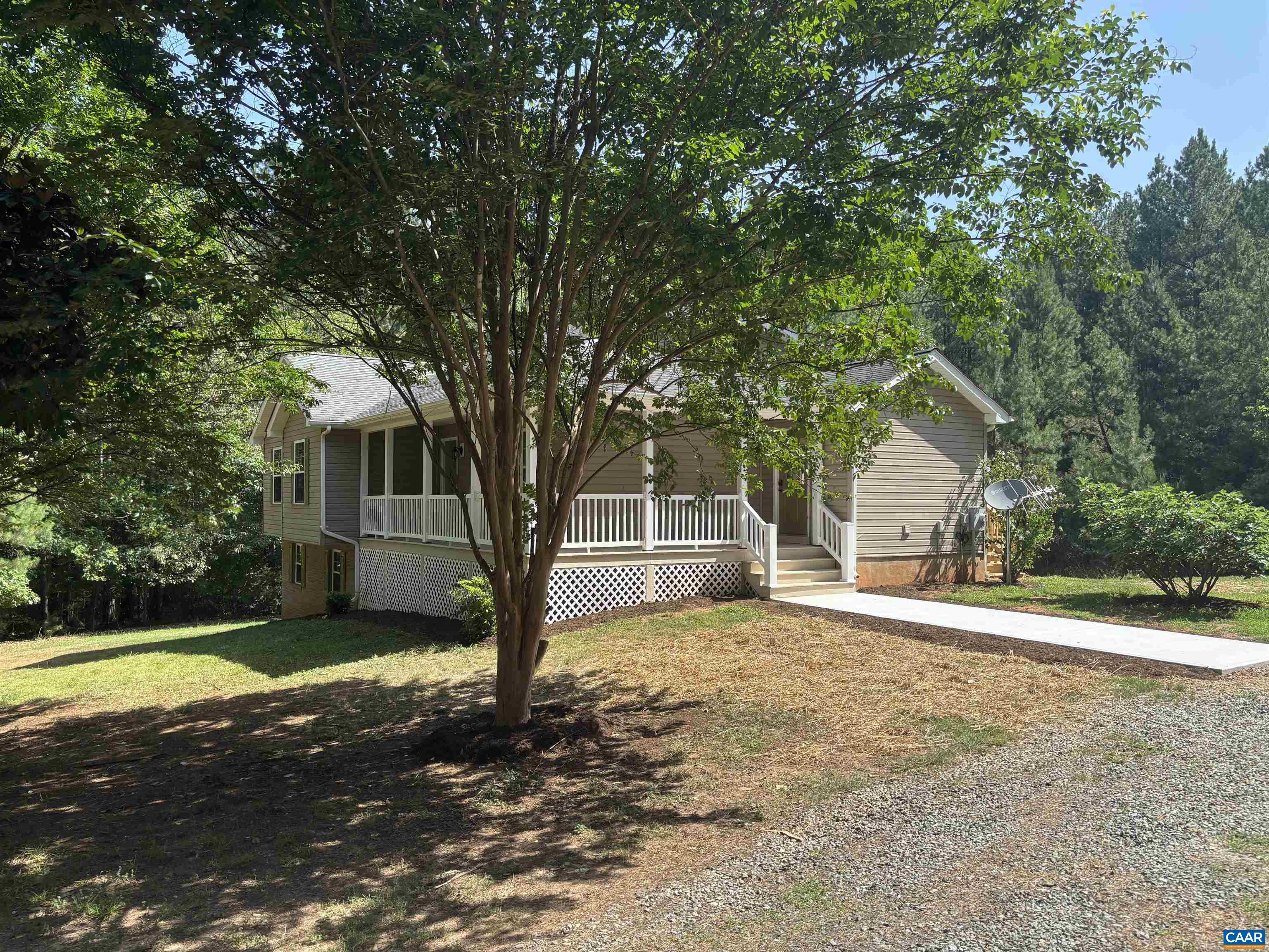 136 Beaver Pl — photo