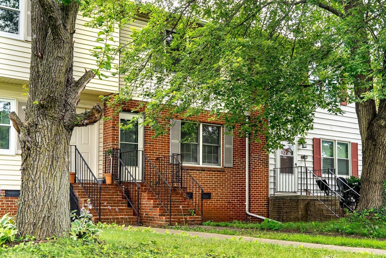 835 Vine St — photo