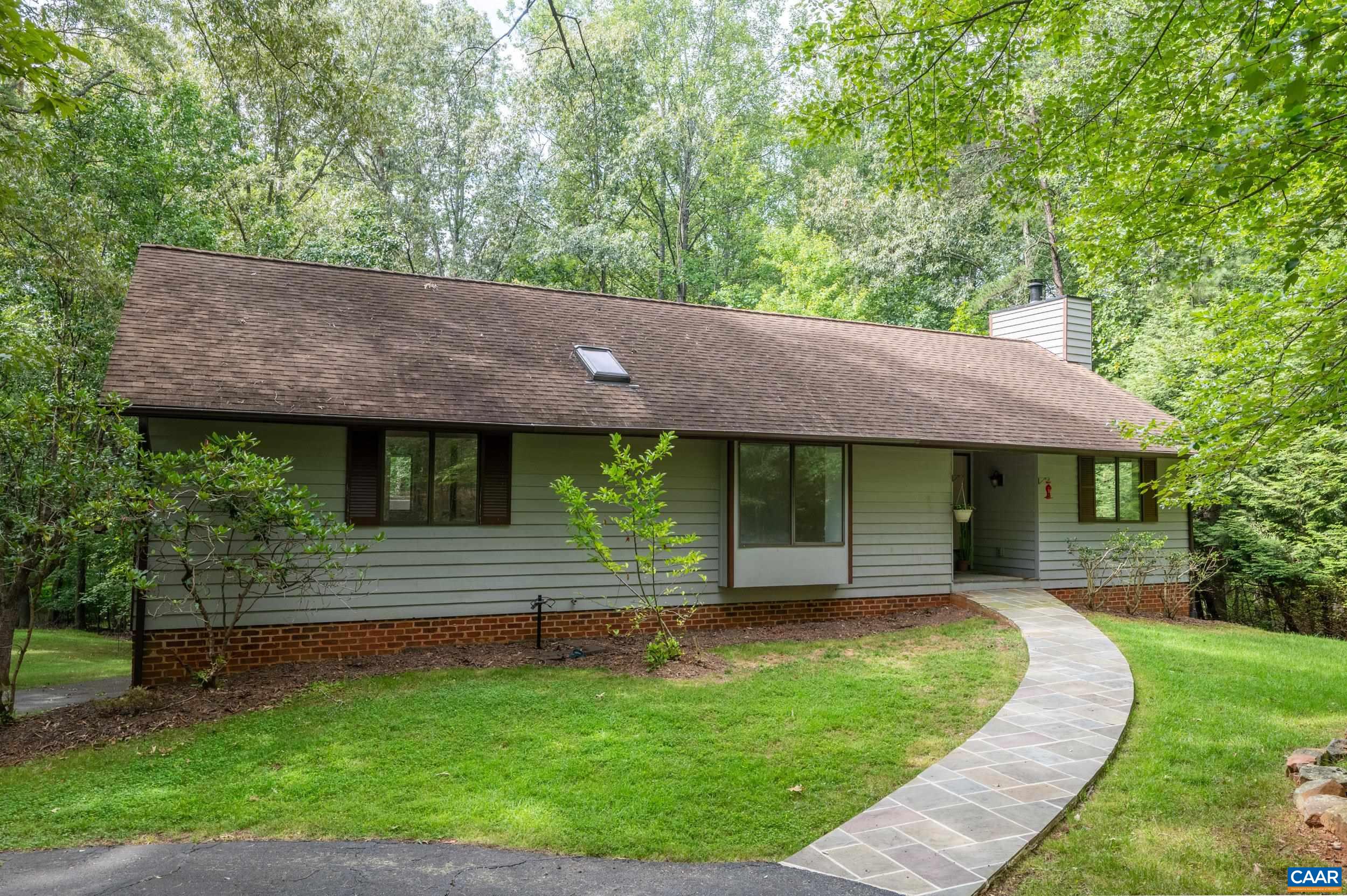 805 Earlysville Forest Dr — photo