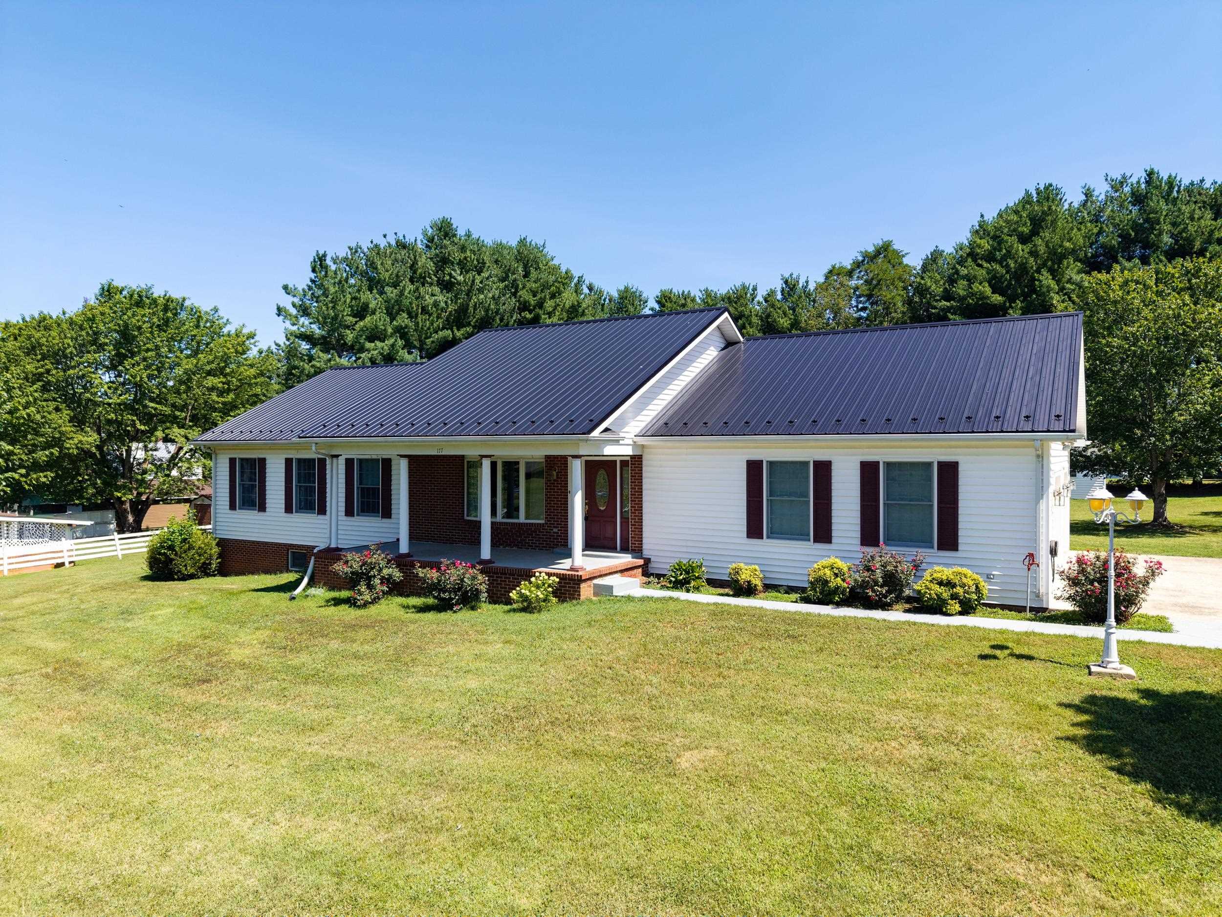 177 Brock Dr — photo