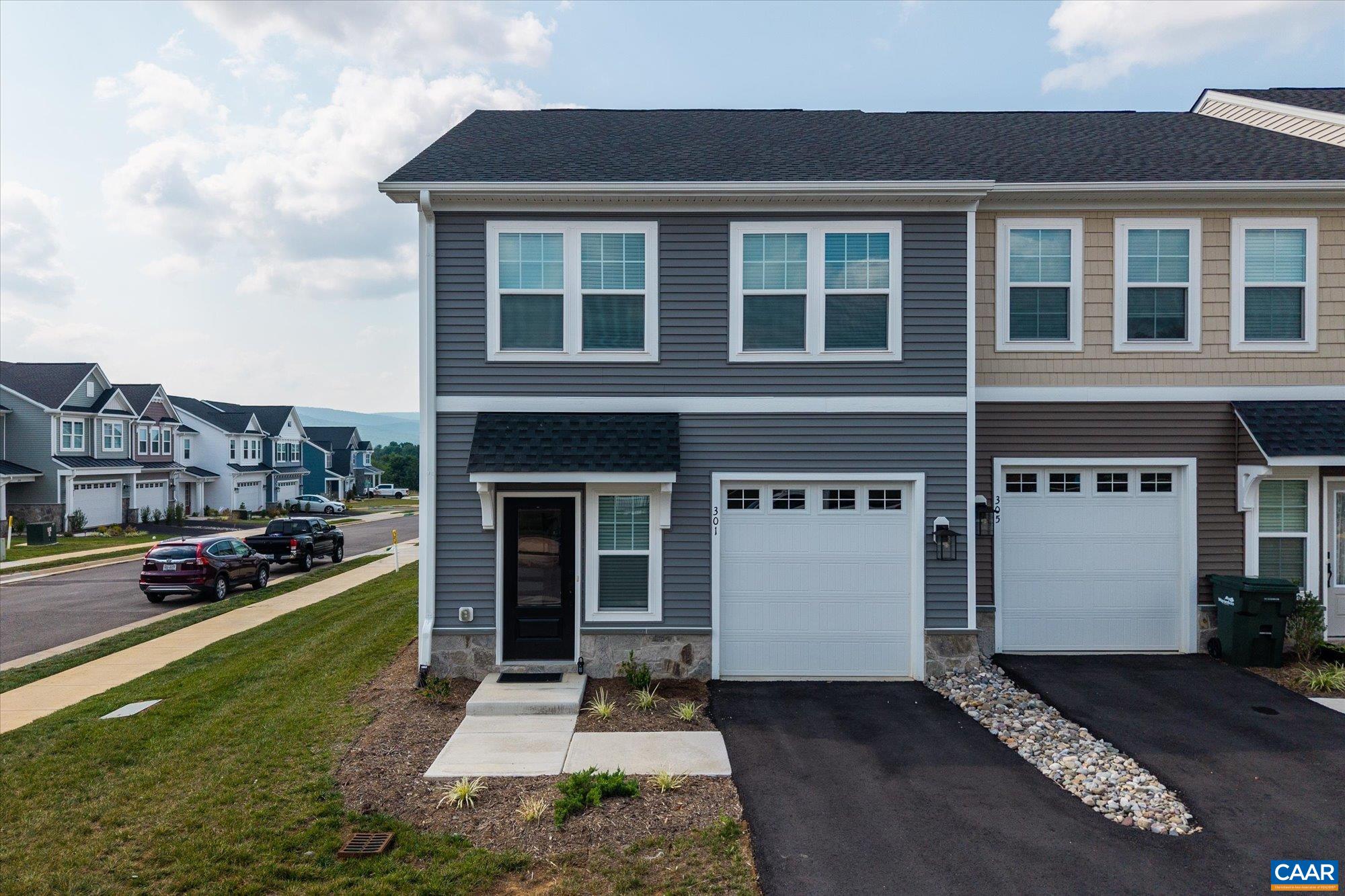 301 Ridgeline Dr — photo