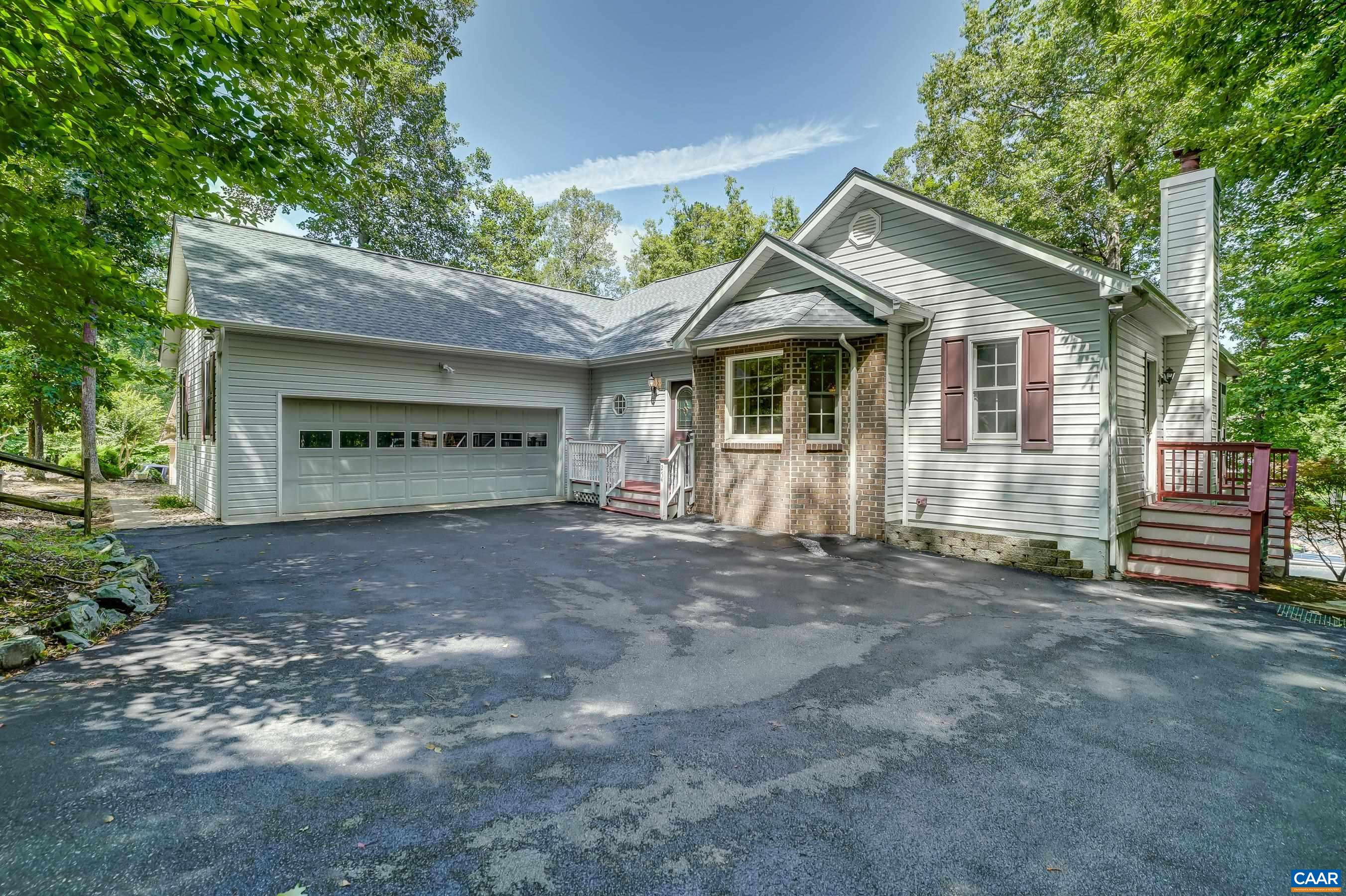274 Jefferson Dr — photo