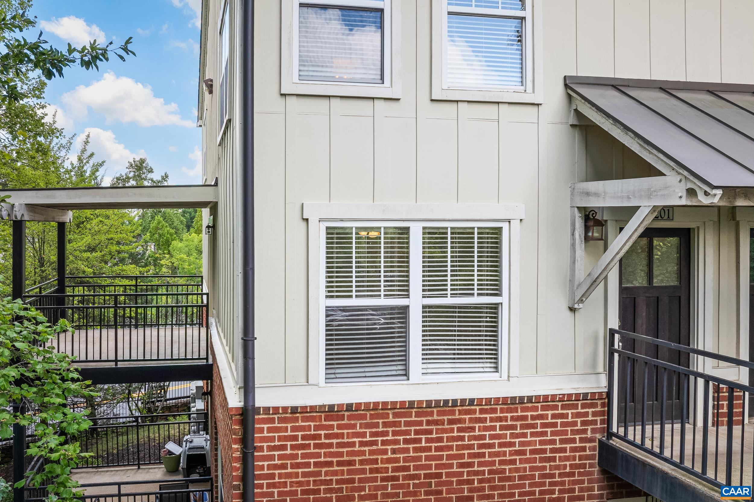 1855 Candlewood Ct 201 — photo