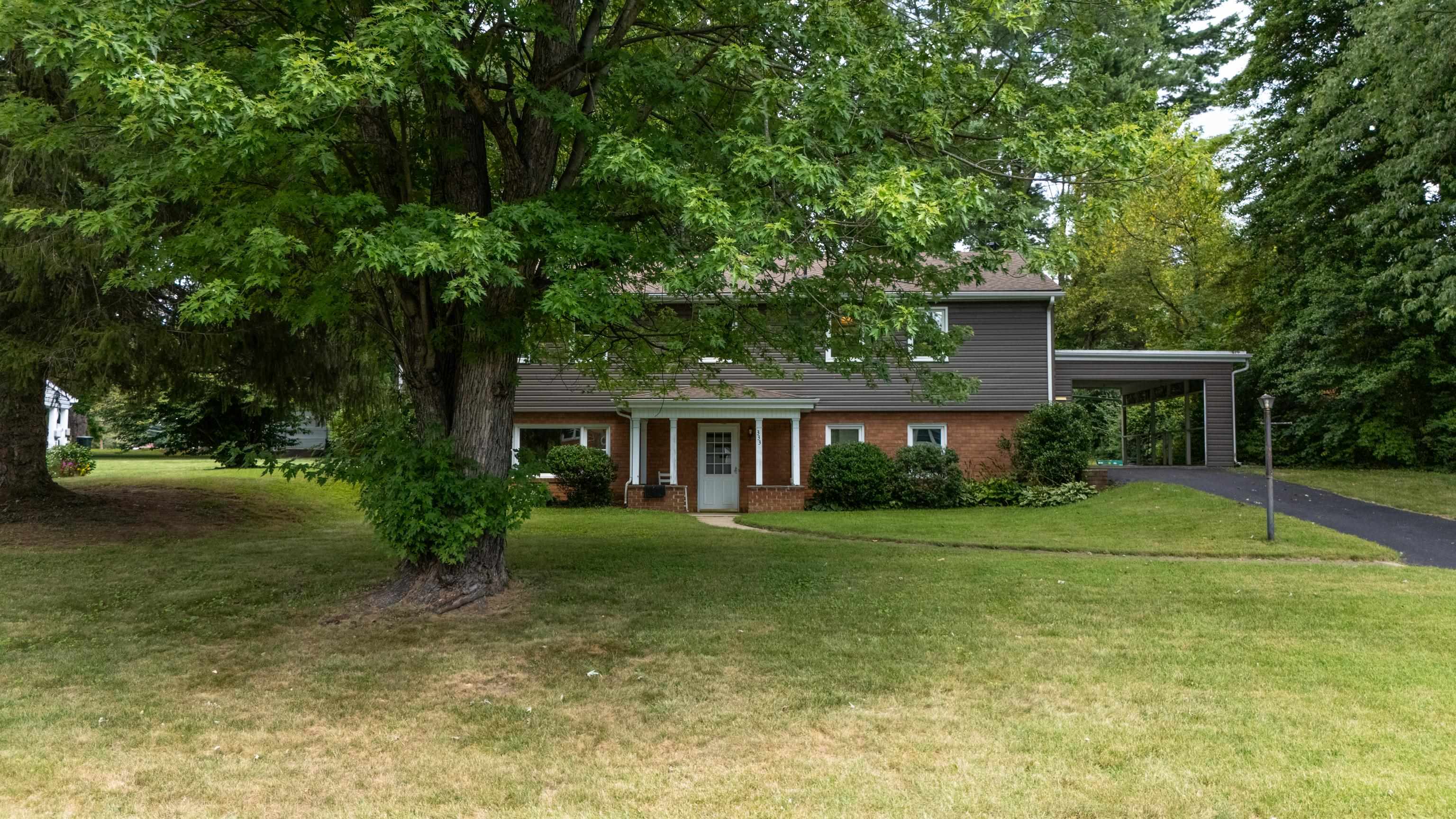 333 Shore Rd — photo