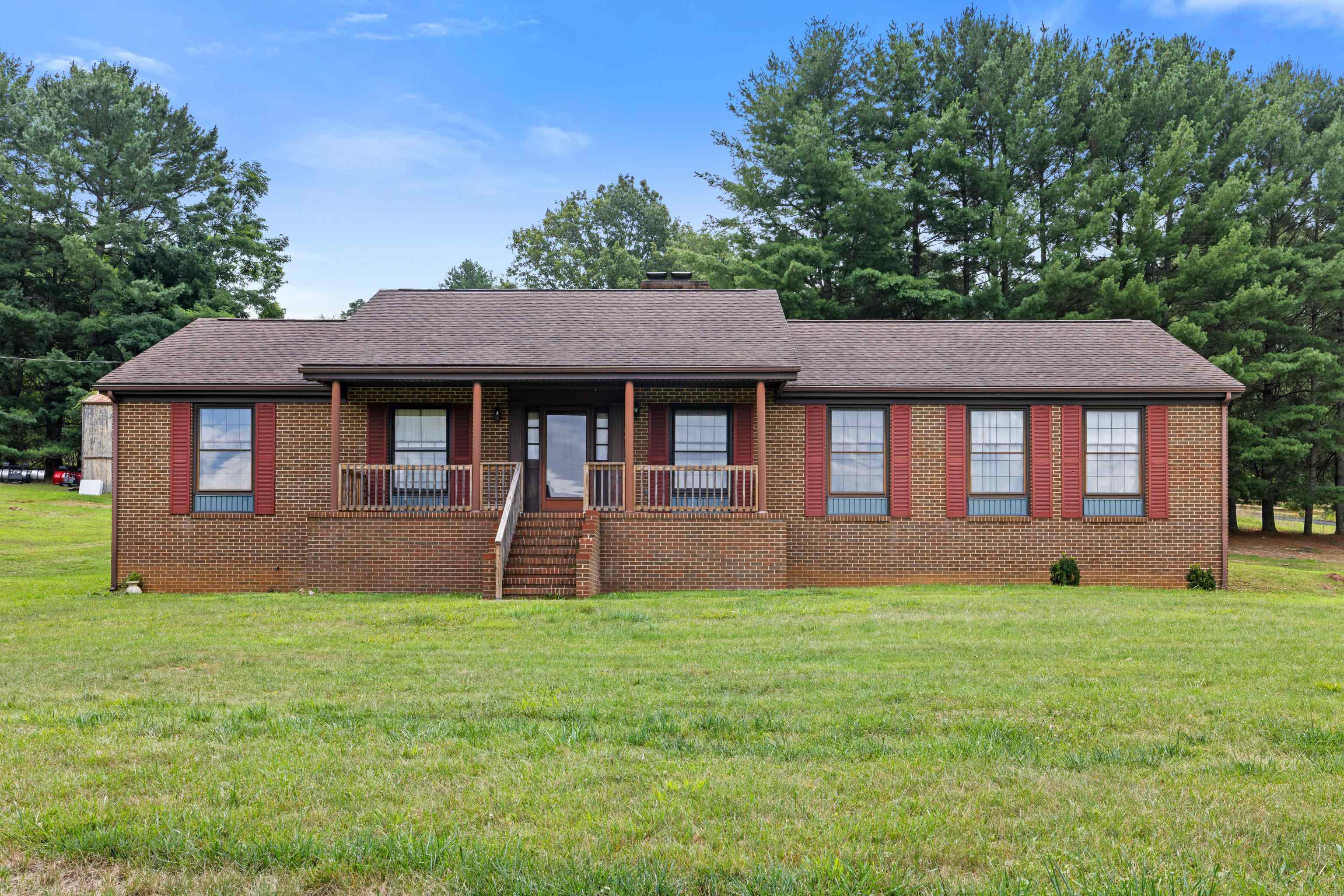 365 Berry Farm Road, Staunton, VA 24401 — photo 3