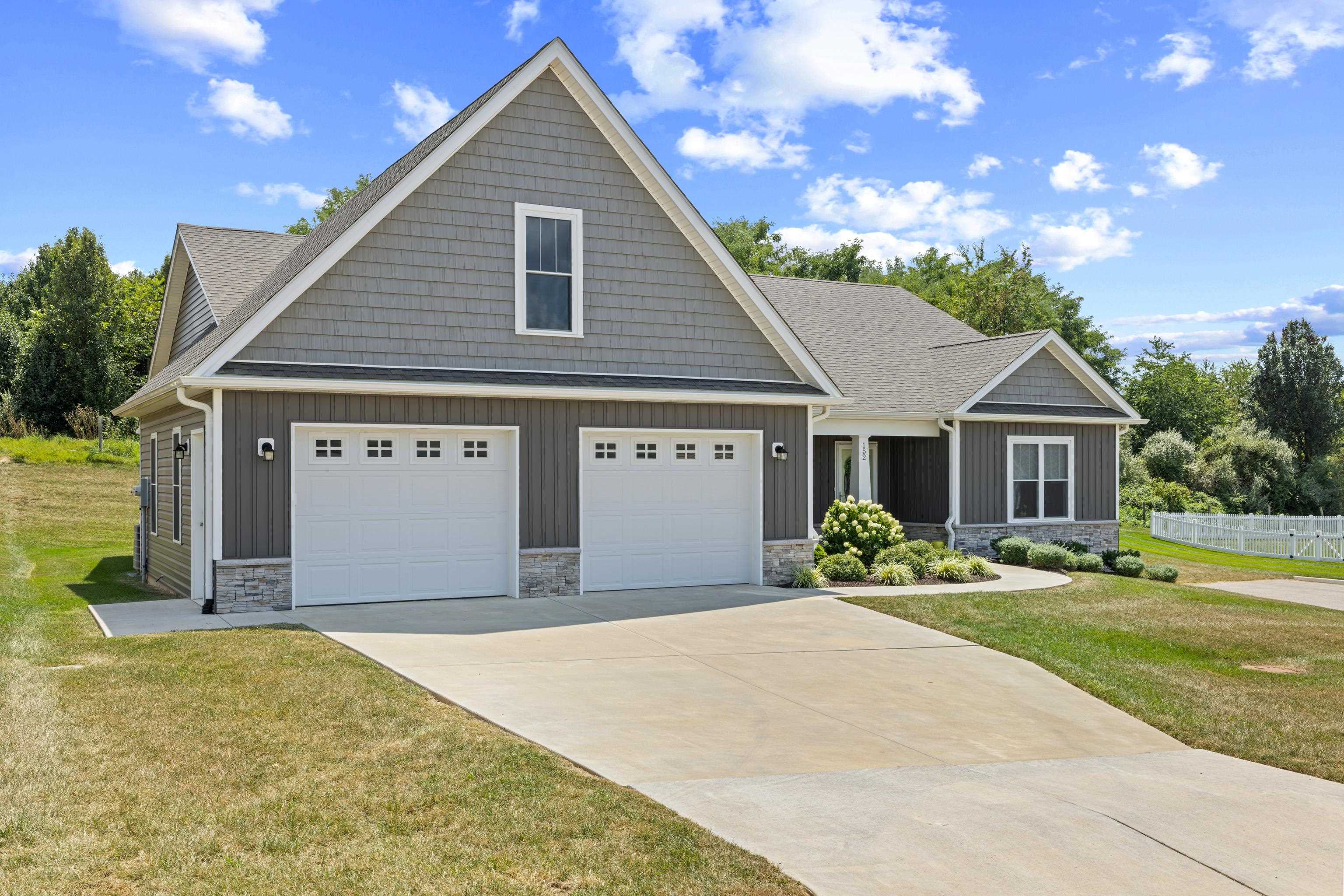 152 Langley Dr — photo