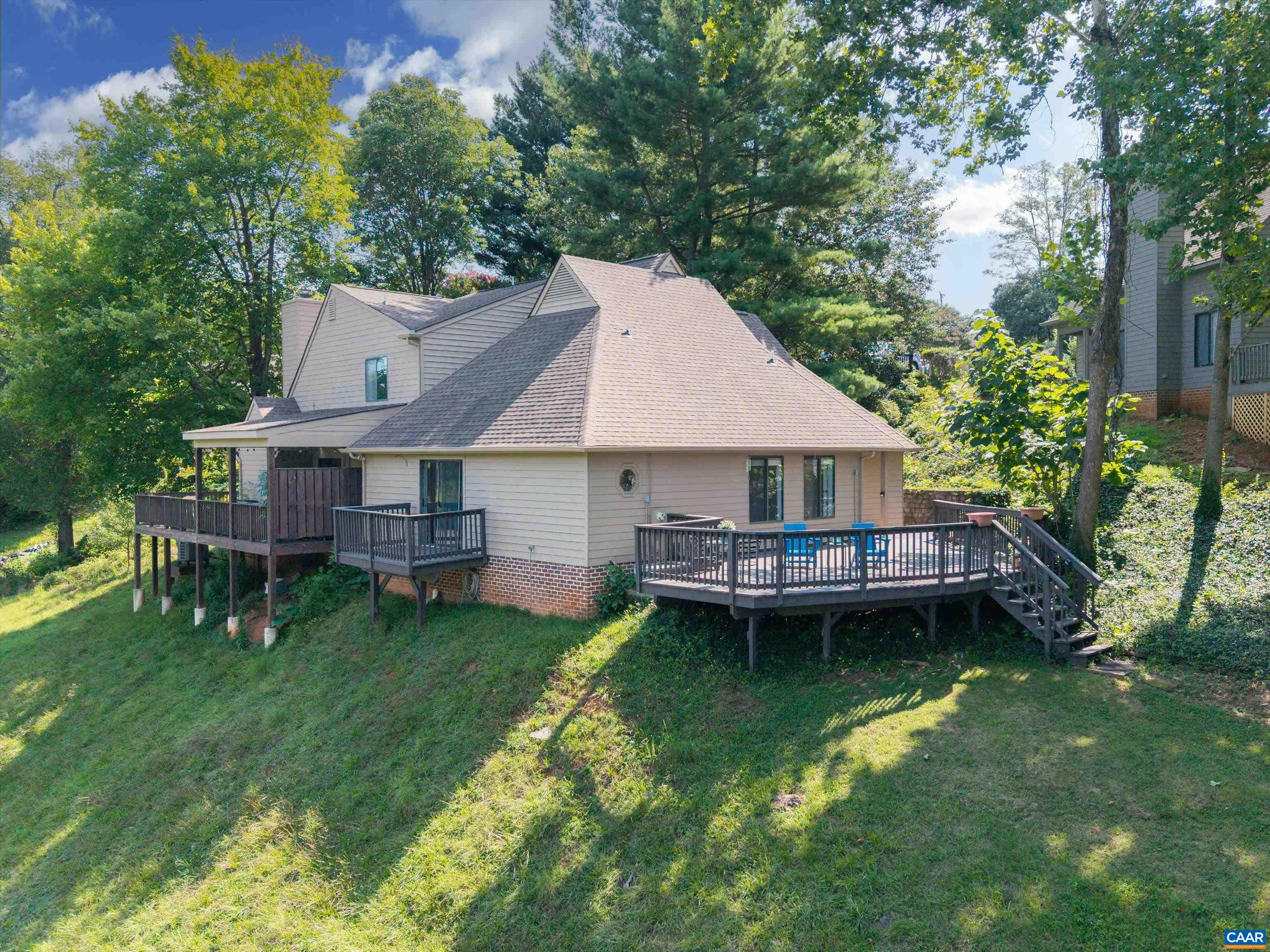 1694 Royal Oak Ct — photo