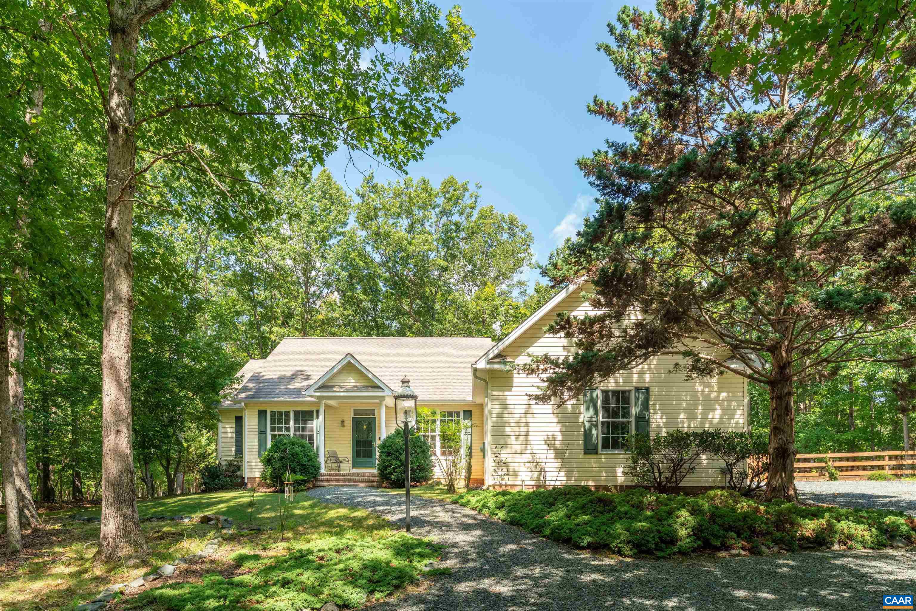 182 Fox Hollow Ln — photo