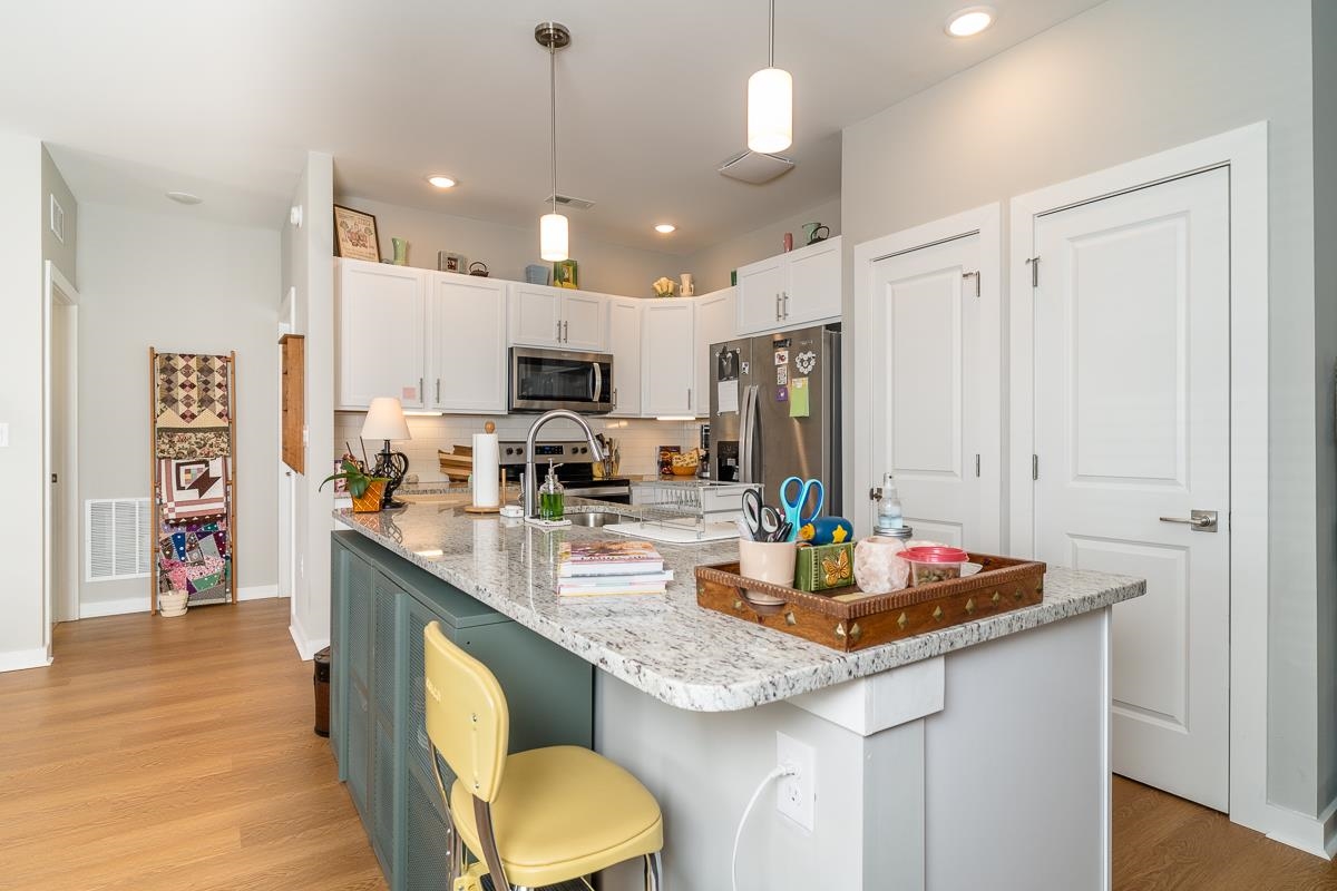 1559 Crownpoint Dr 206 — photo