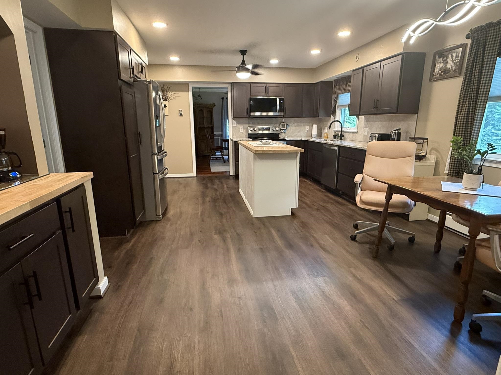 200 Pelham Dr — photo