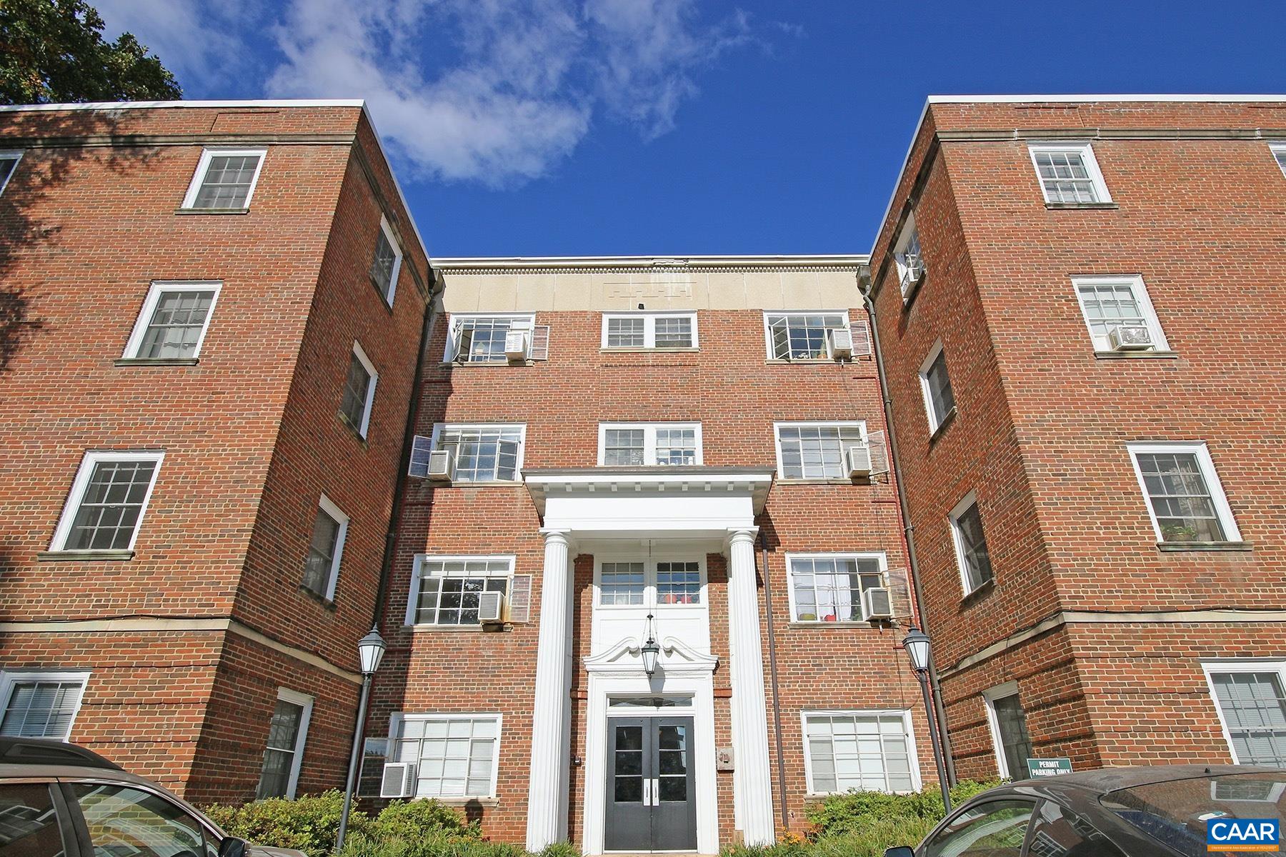 32 University Cir 206 — photo