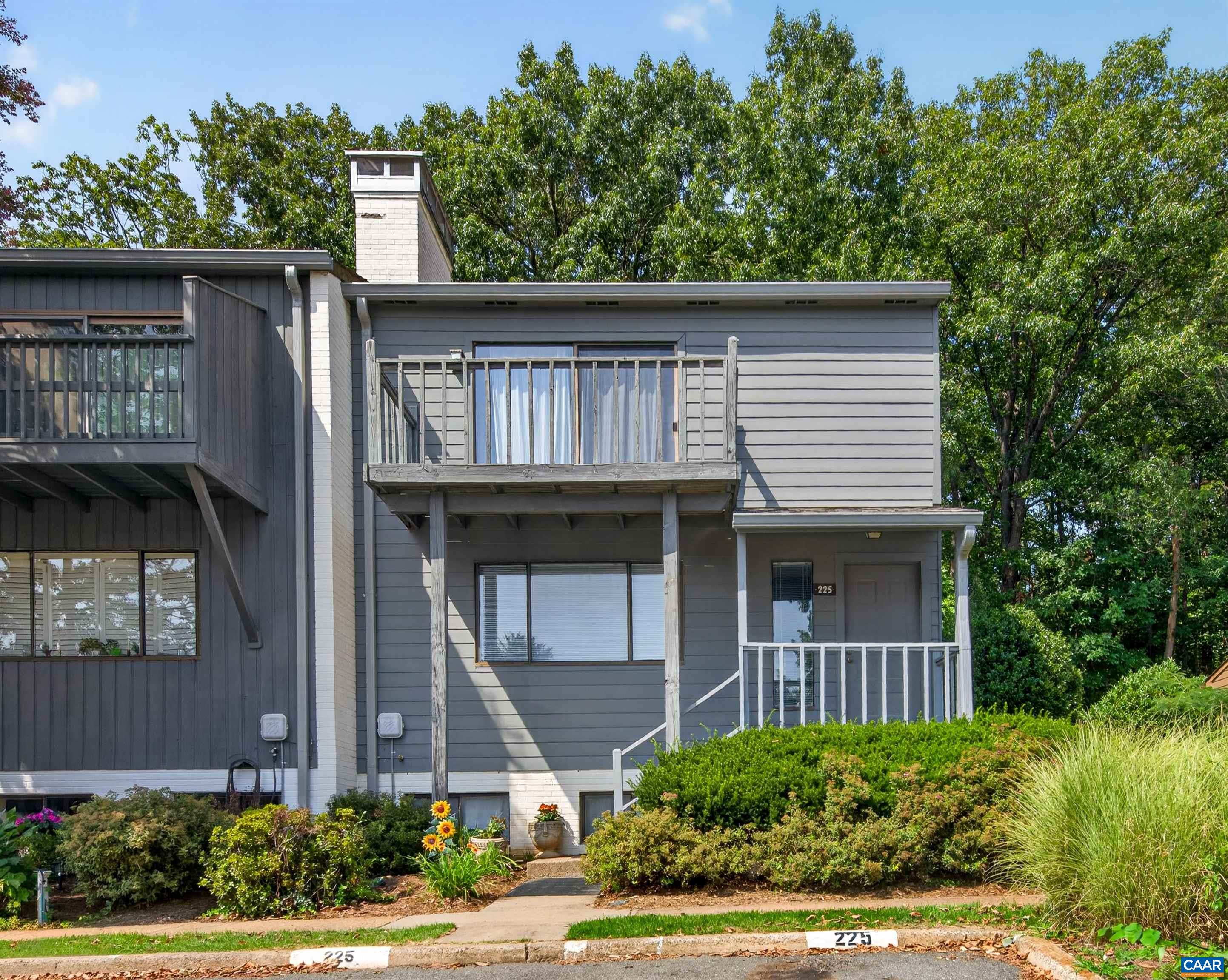 225 Harvest Dr — photo