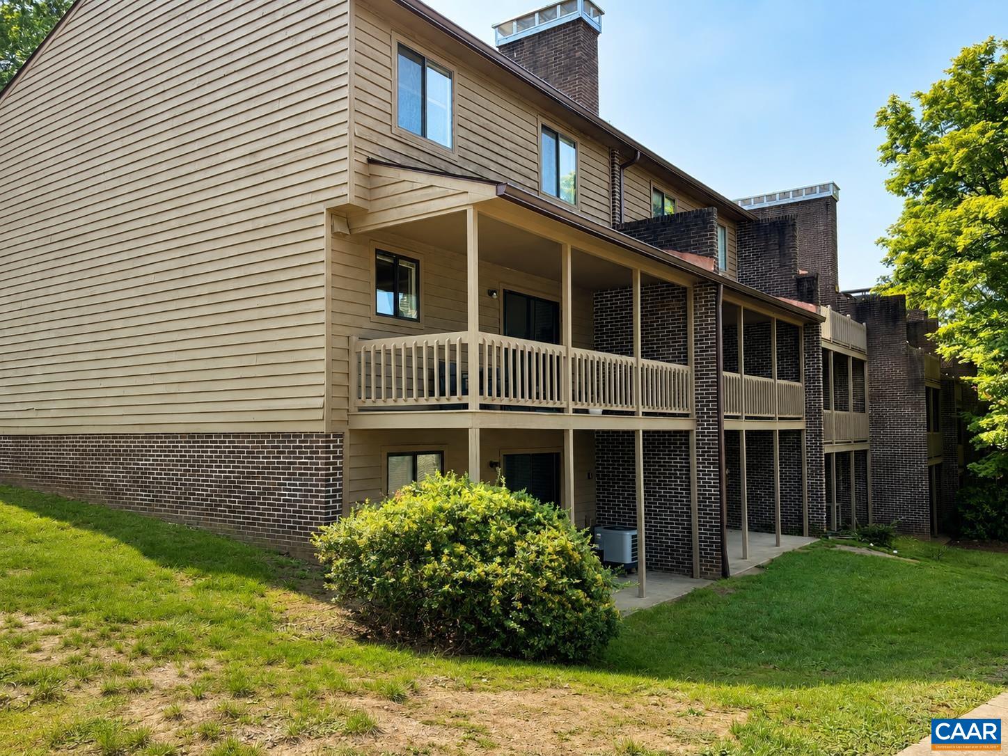 110 Harvest Dr — photo