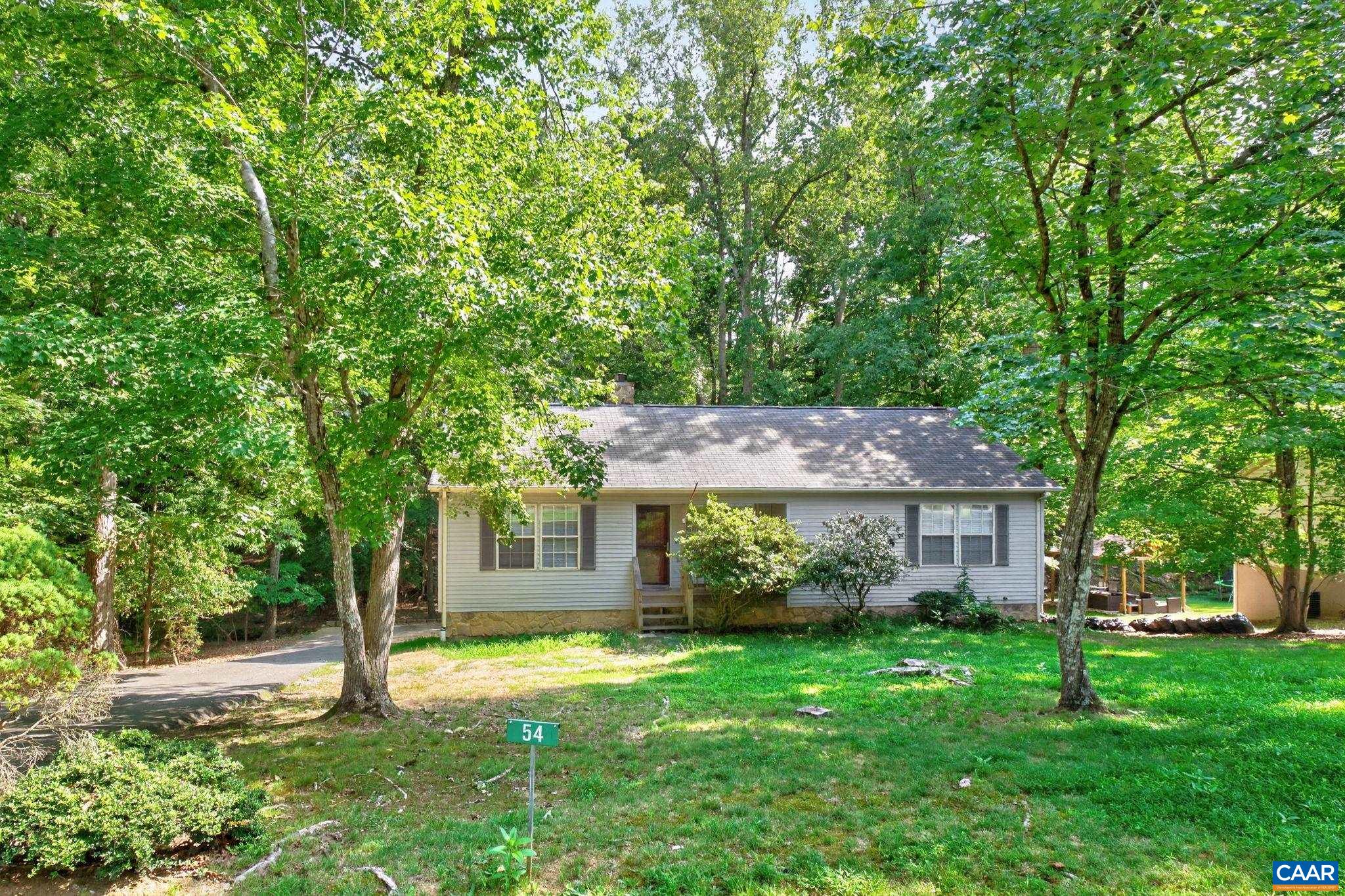54 Woodlawn Dr — photo