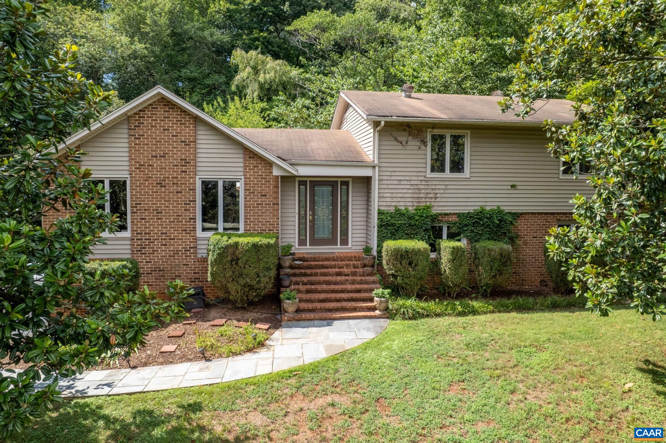 2480 Williston Dr — photo
