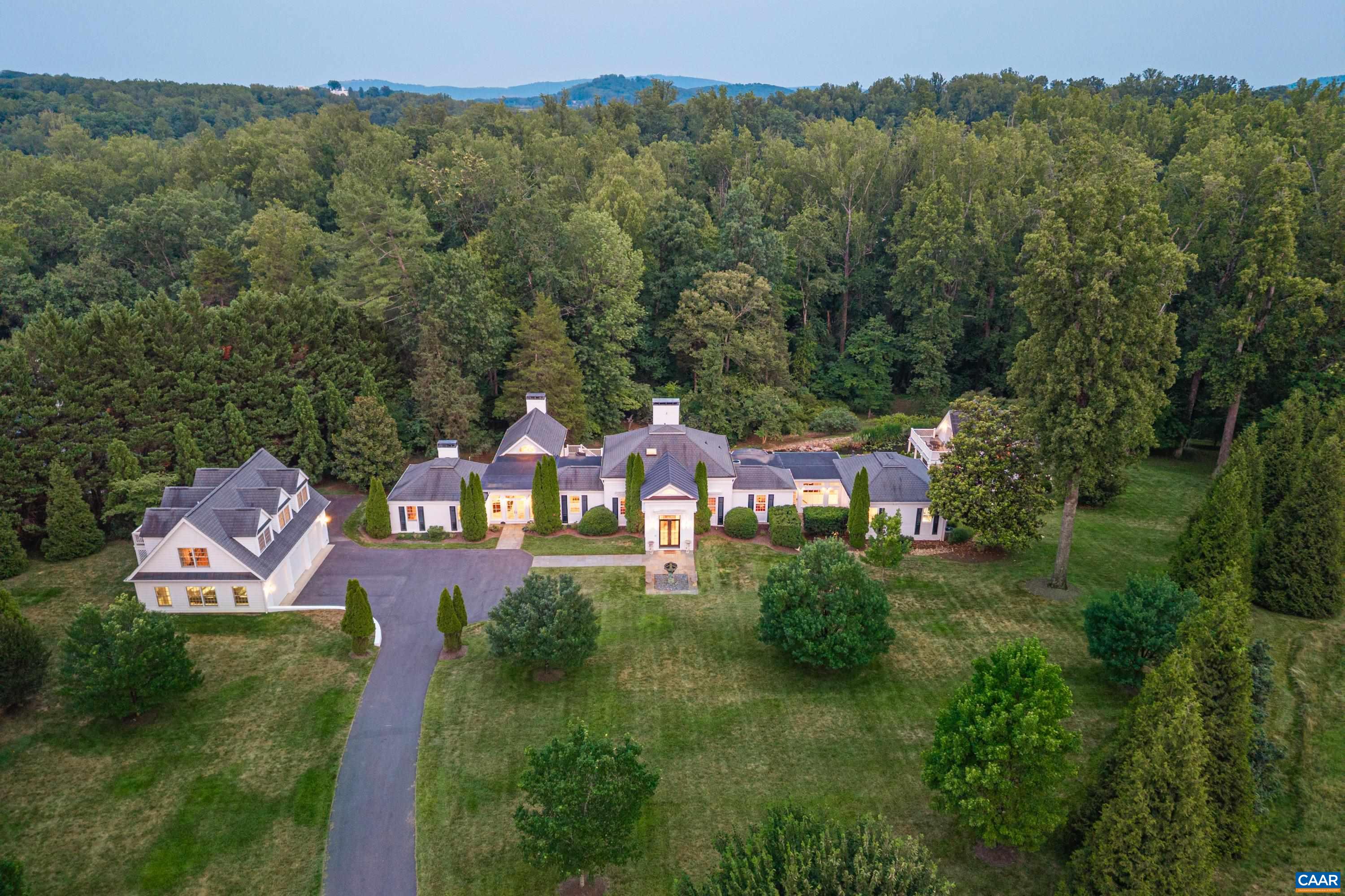 320 Farmington Dr — photo