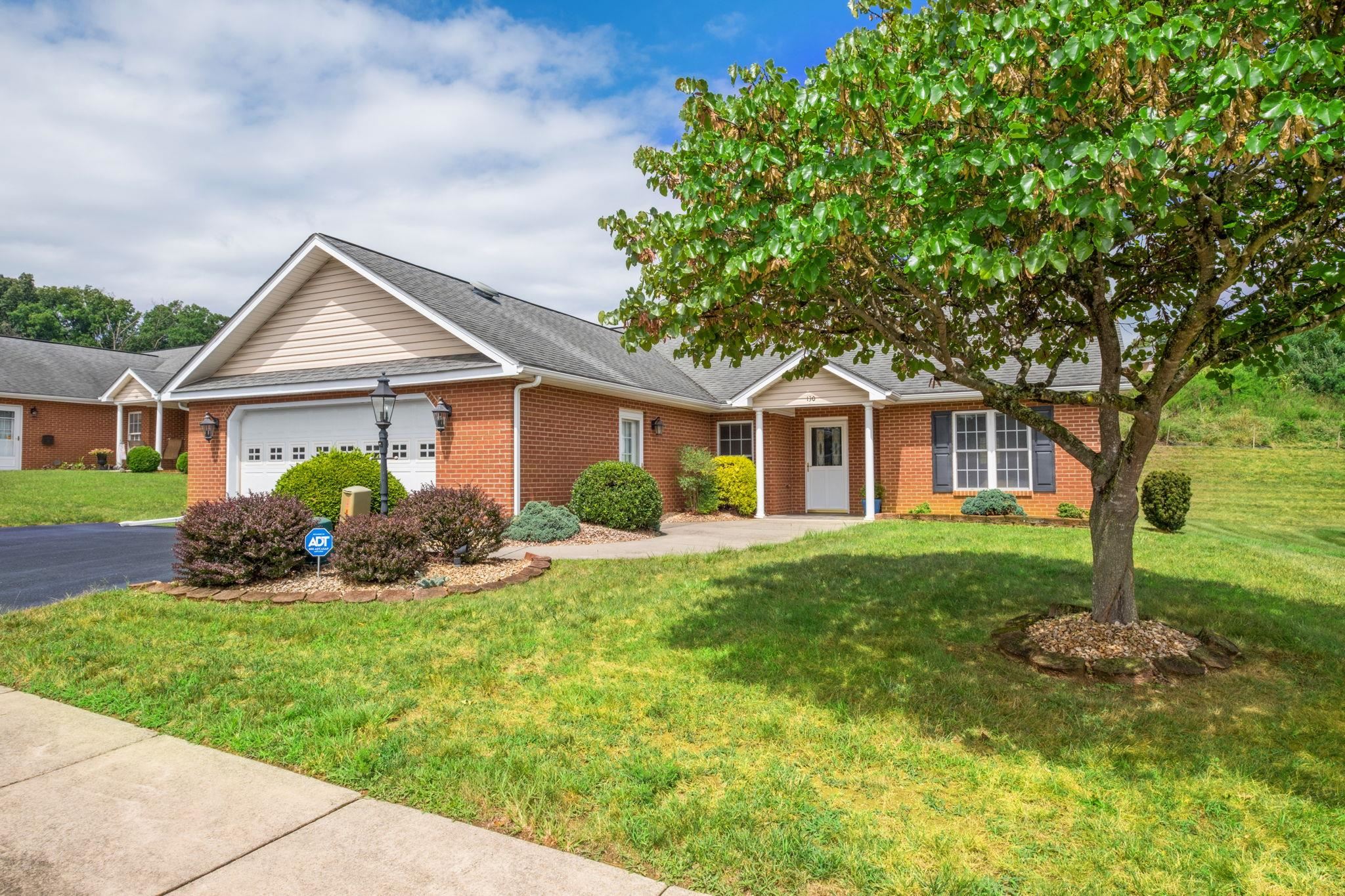 130 Red Oak Dr — photo