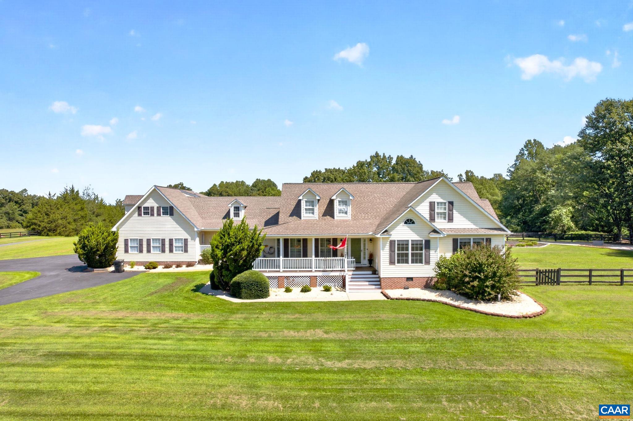 6919 Fredericksburg Rd — photo
