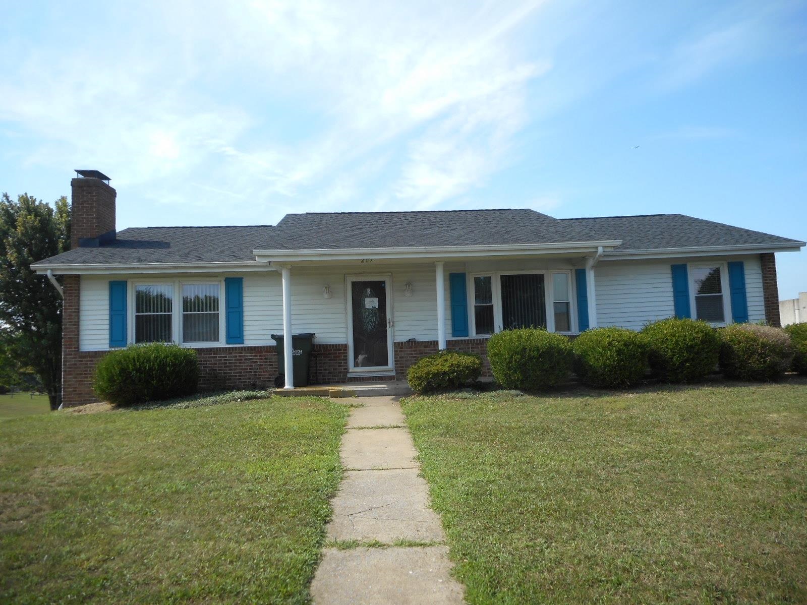 207 Fox Hill Dr — photo