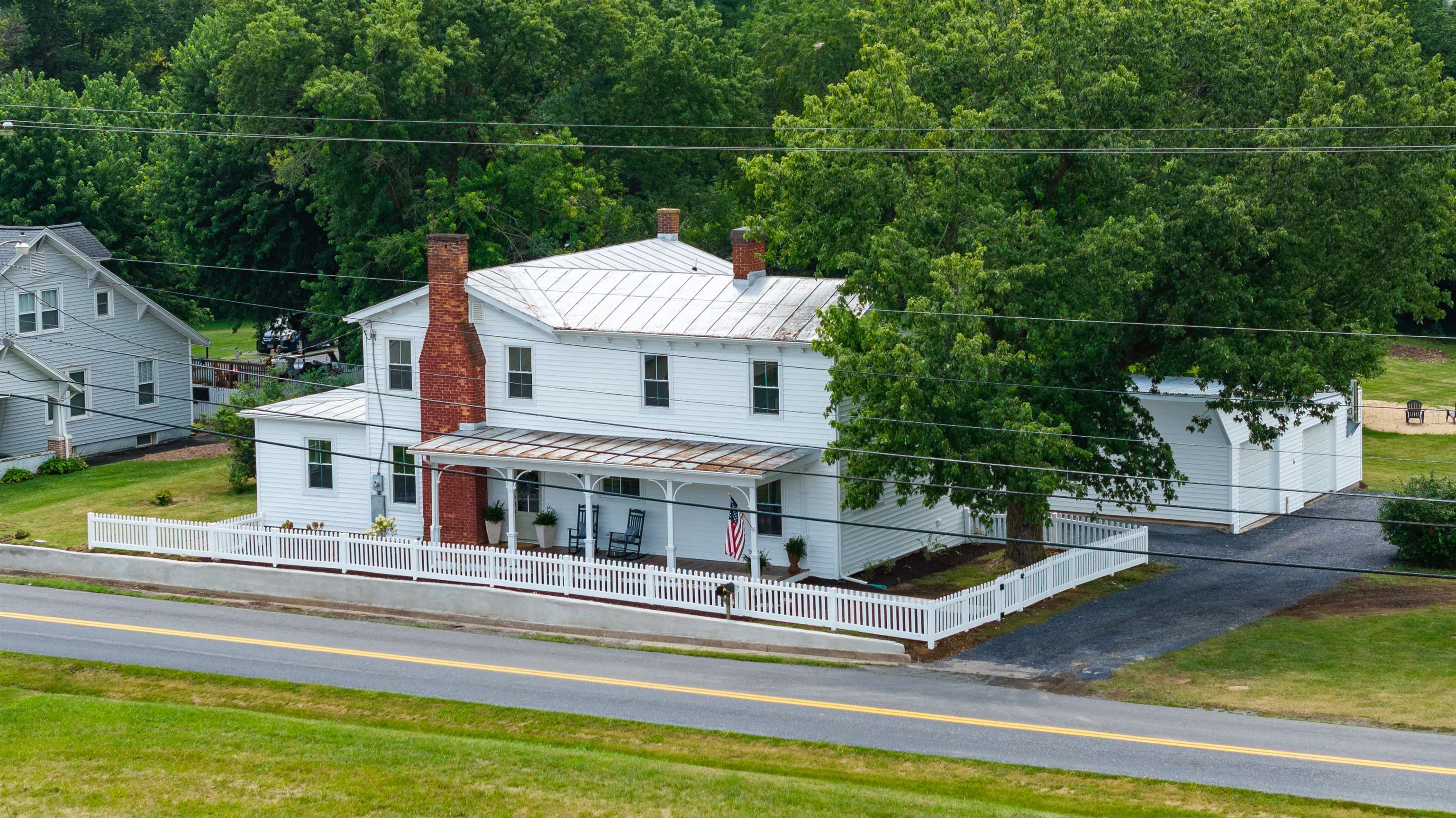 208 Orchard Dr — photo