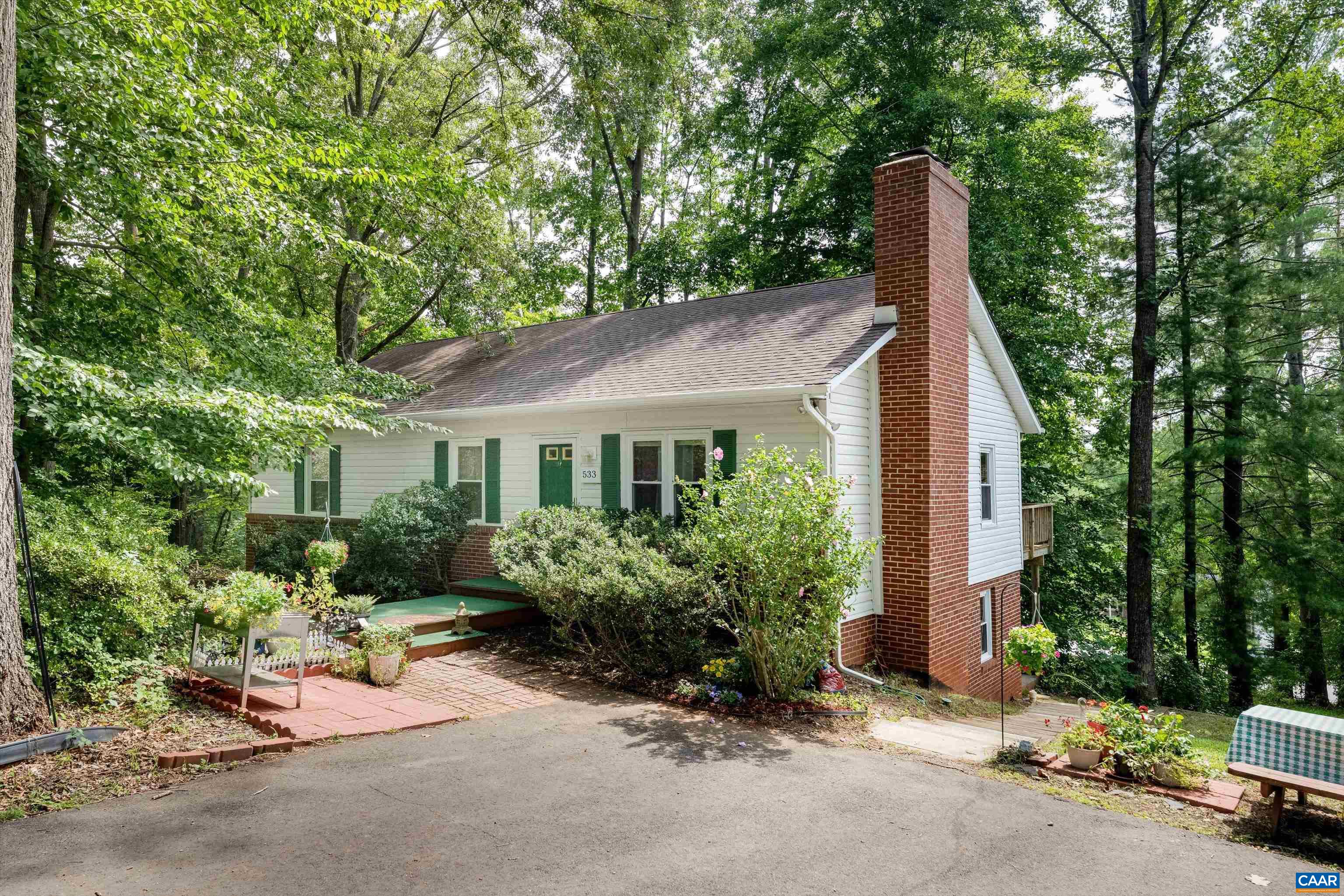 533 Jester Ln — photo