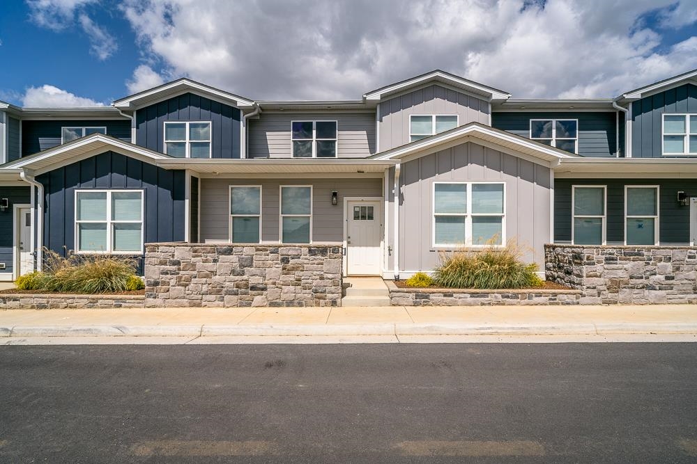 1524 Crownpoint Dr — photo