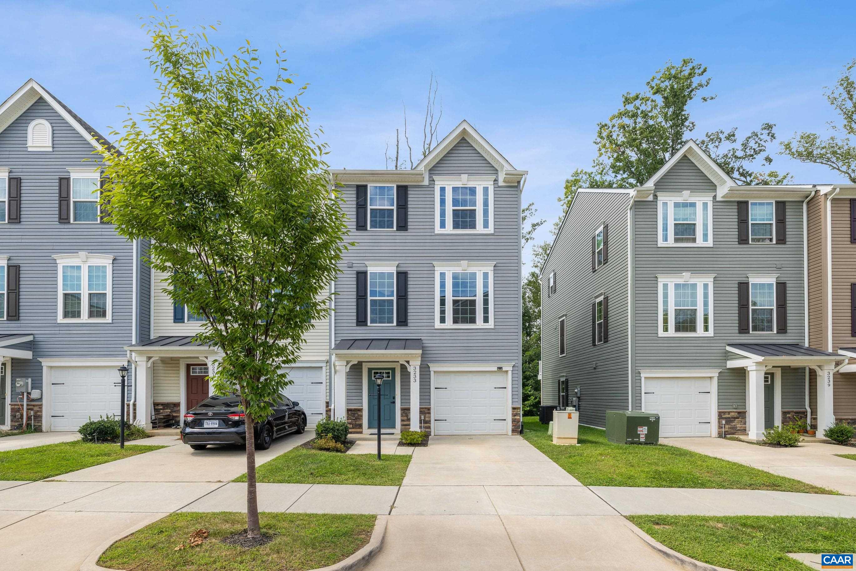 3233 Acadia Dr — photo