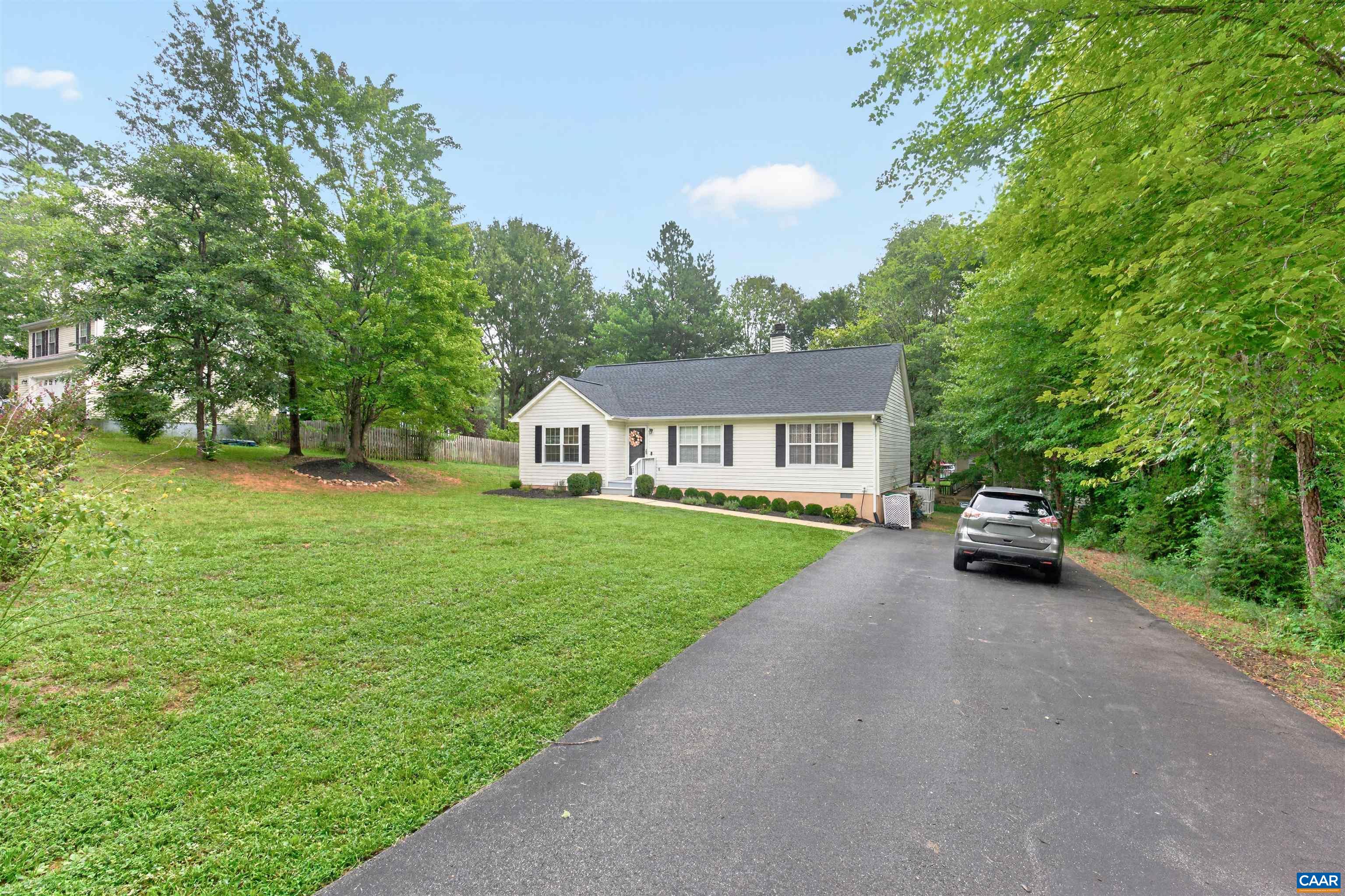 24 Lafayette Dr — photo