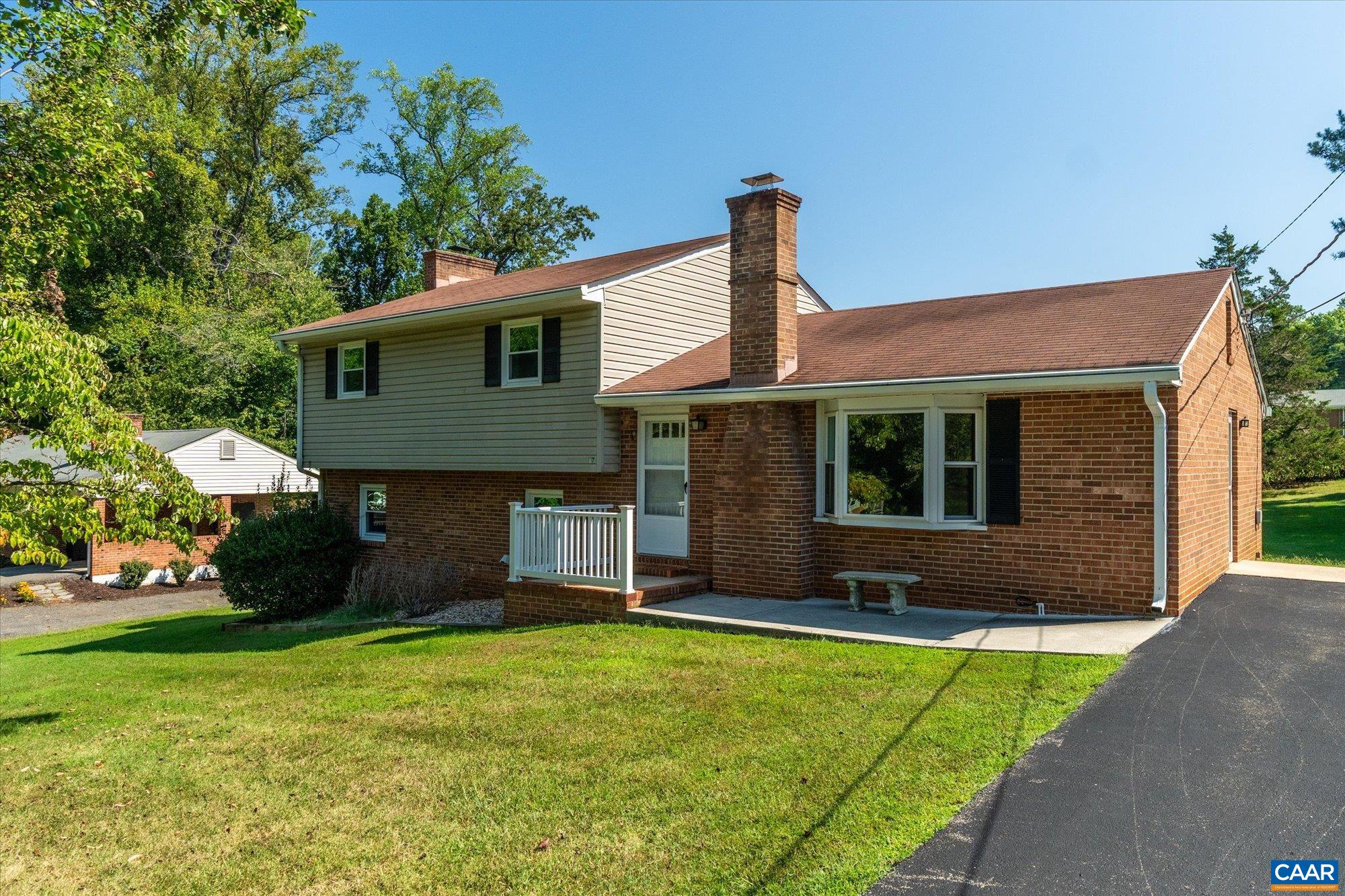 37 Pine Dr — photo