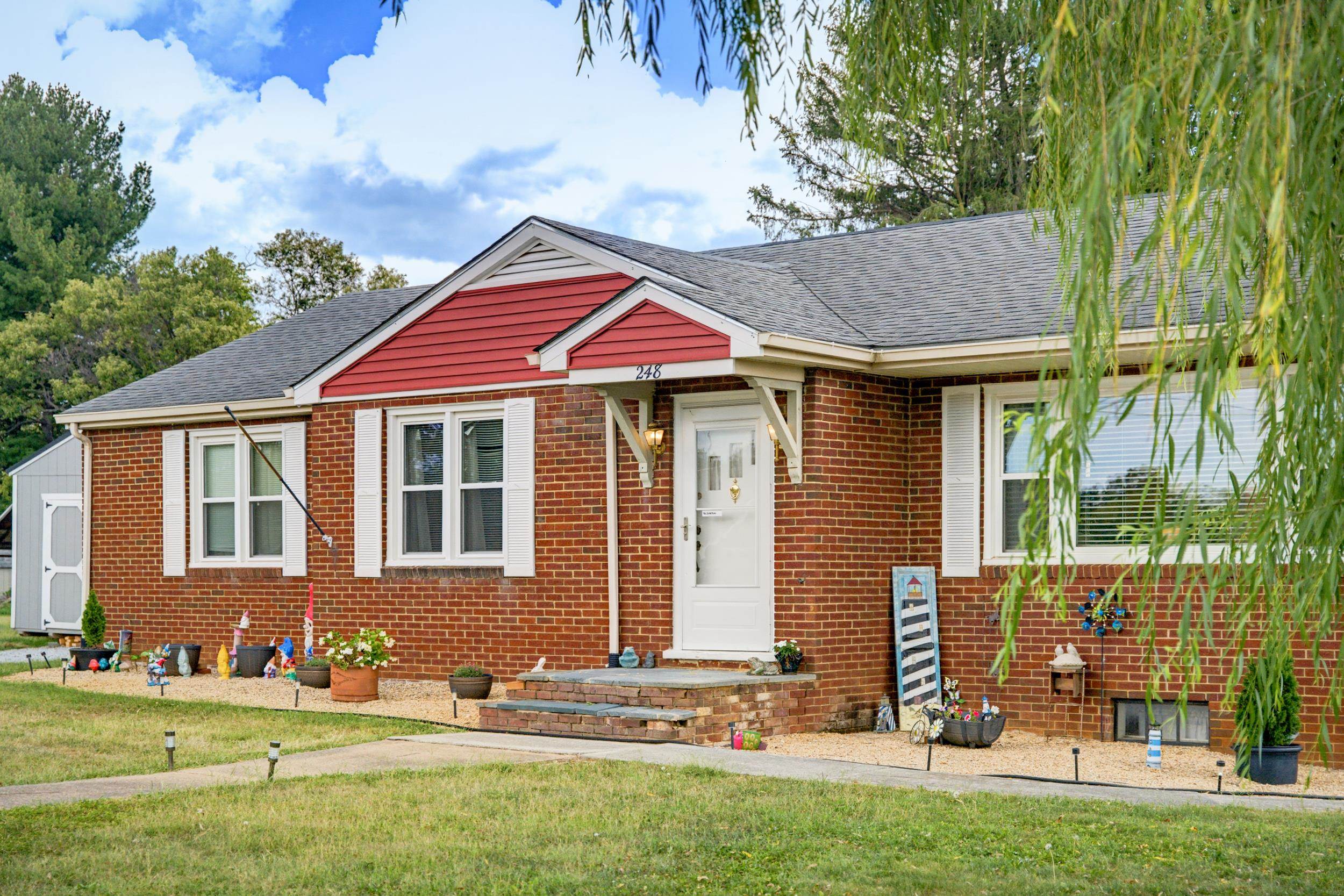 248 Stuart Avenue, Stuarts Draft, VA 24477 — photo 2