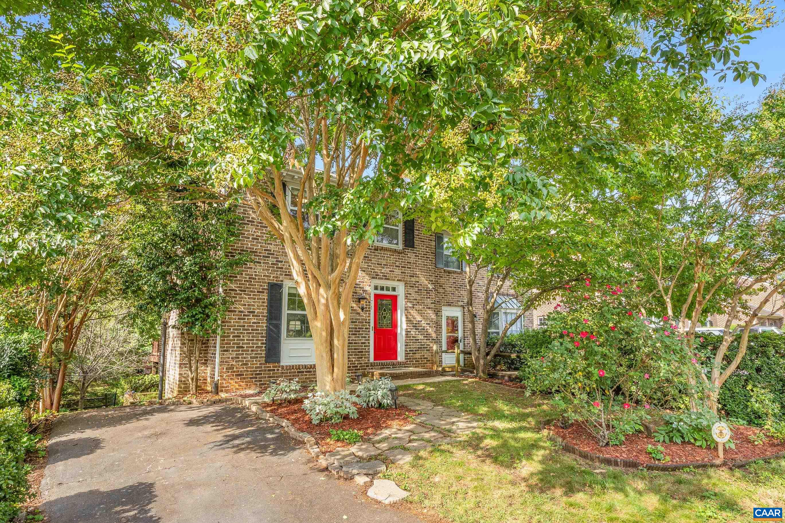 71 Court Pl — photo