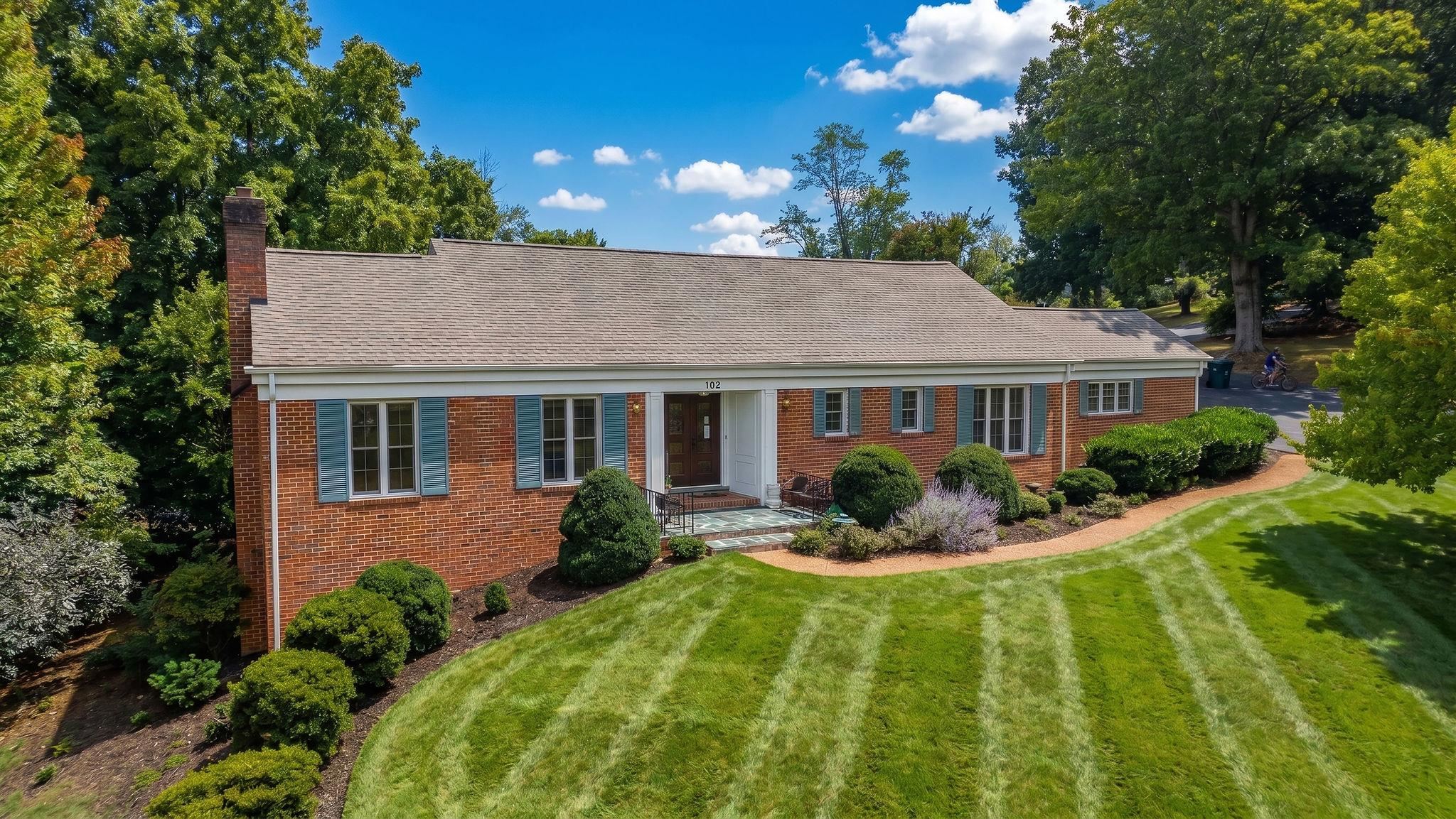 105 Woodland Dr — photo