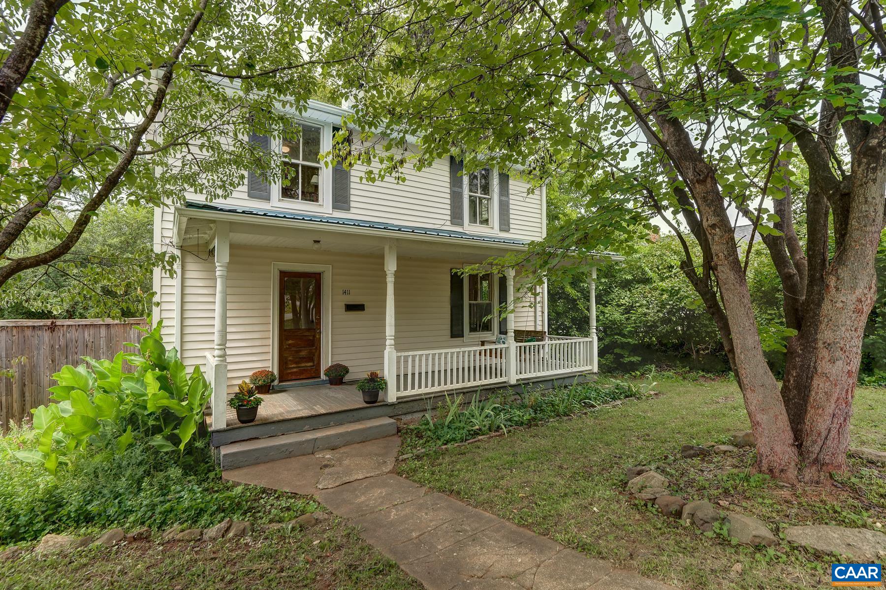 1411 Burgess Ln — photo