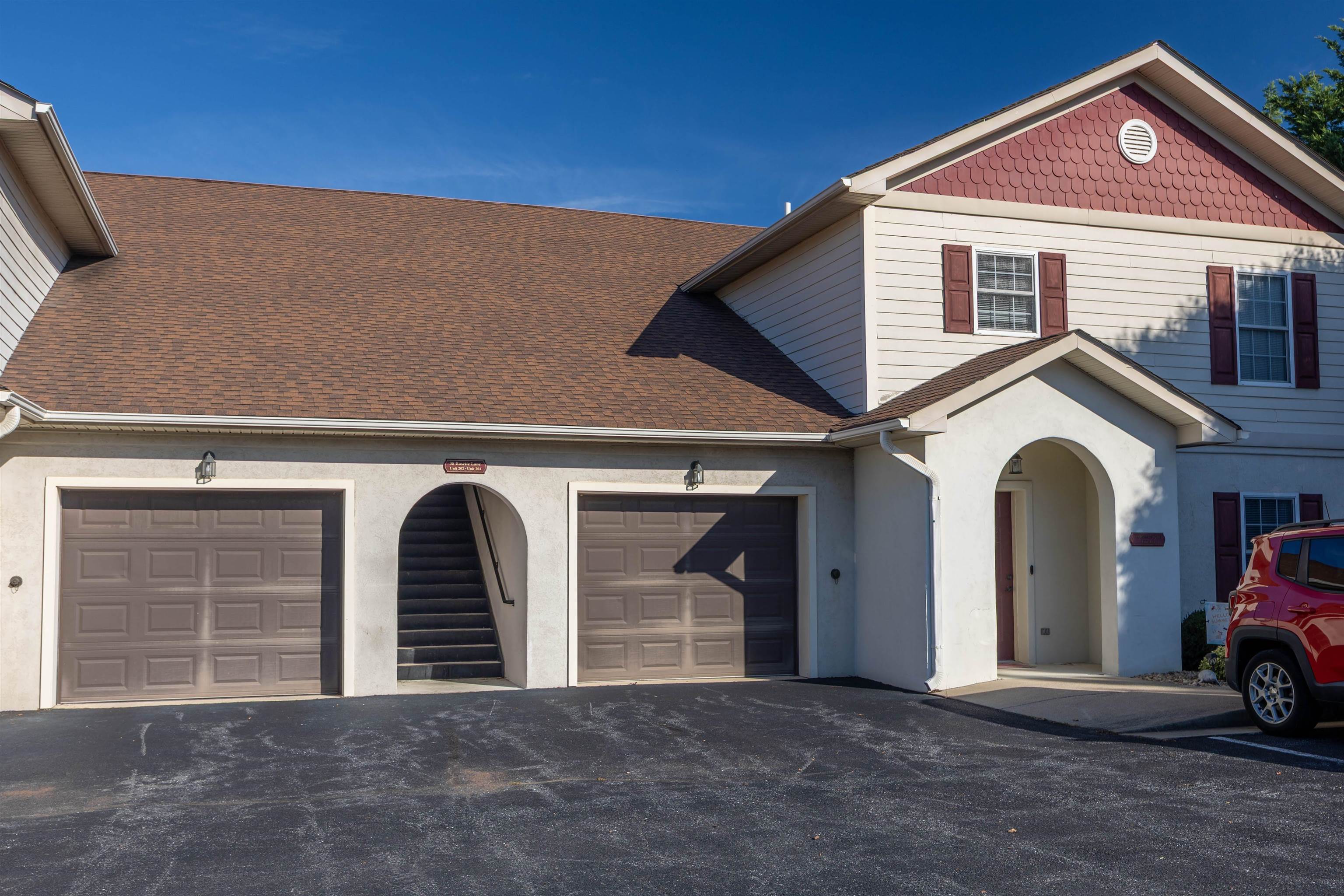 38 Rosette Ln 204 — photo