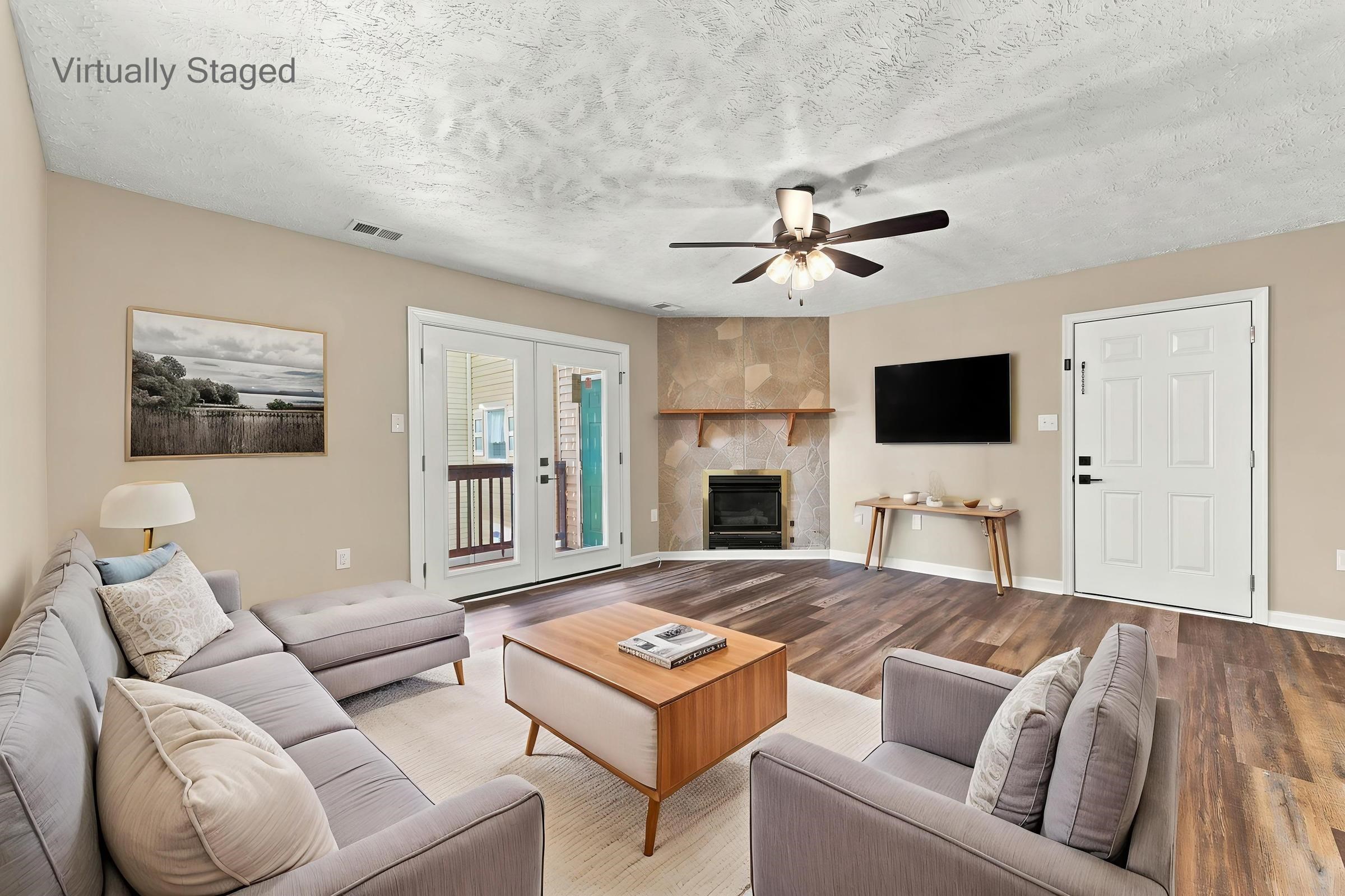 1290 Ox Rd E6 — photo