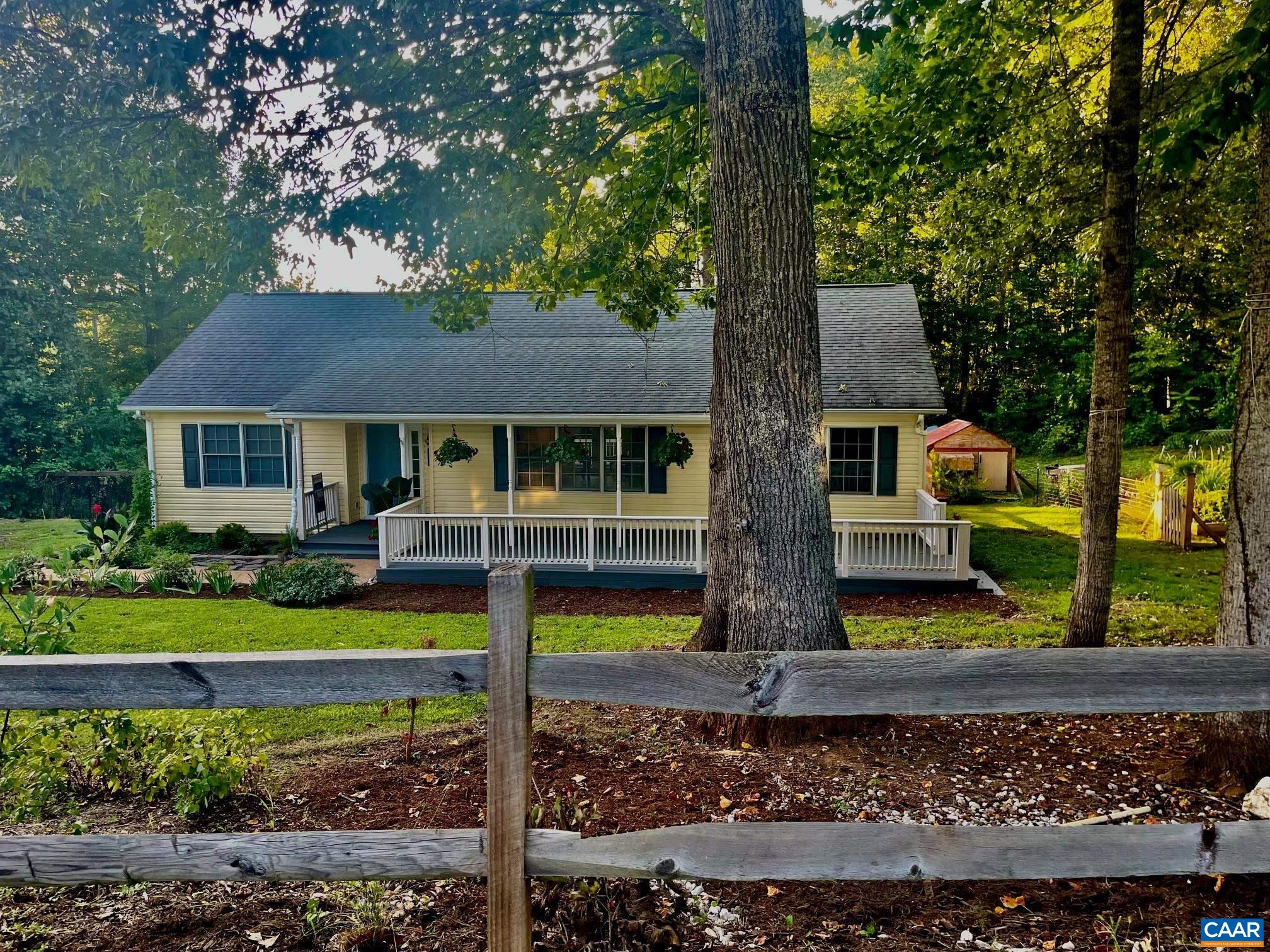103 Horseshoe Rd — photo