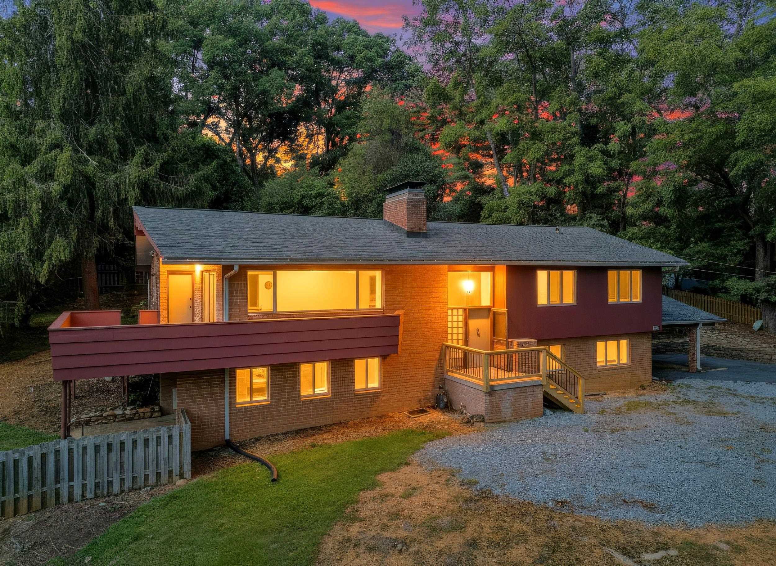 1010 Glenwood Blvd — photo