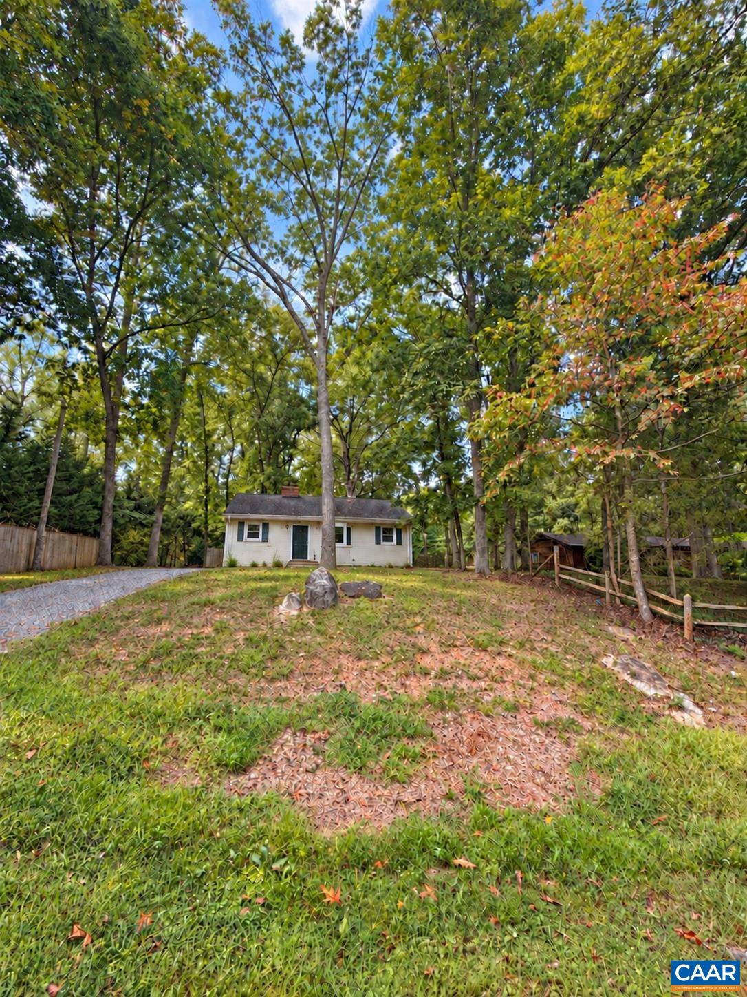 596 North Lakeshore Dr — photo