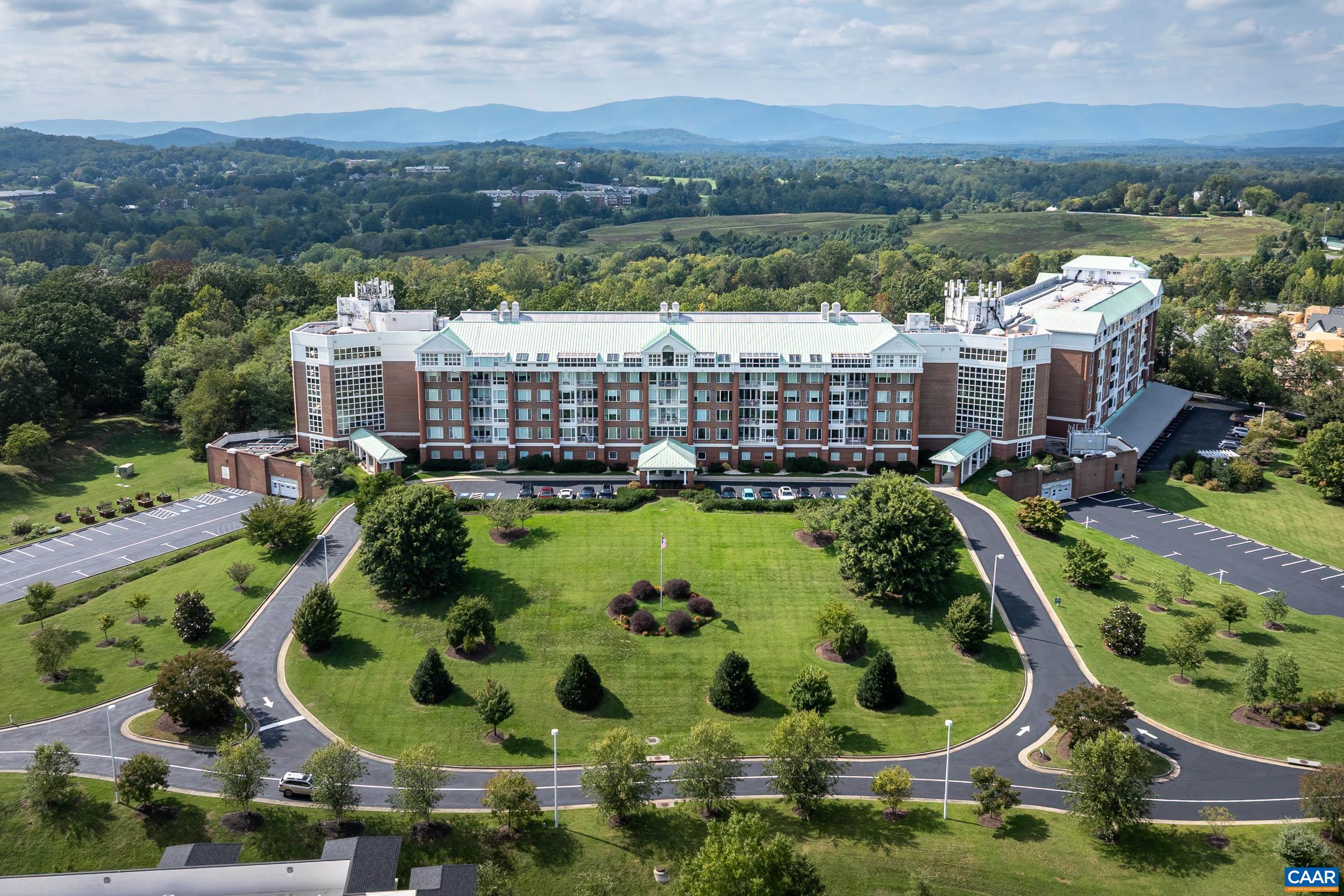500 Crestwood Dr 2402 — photo