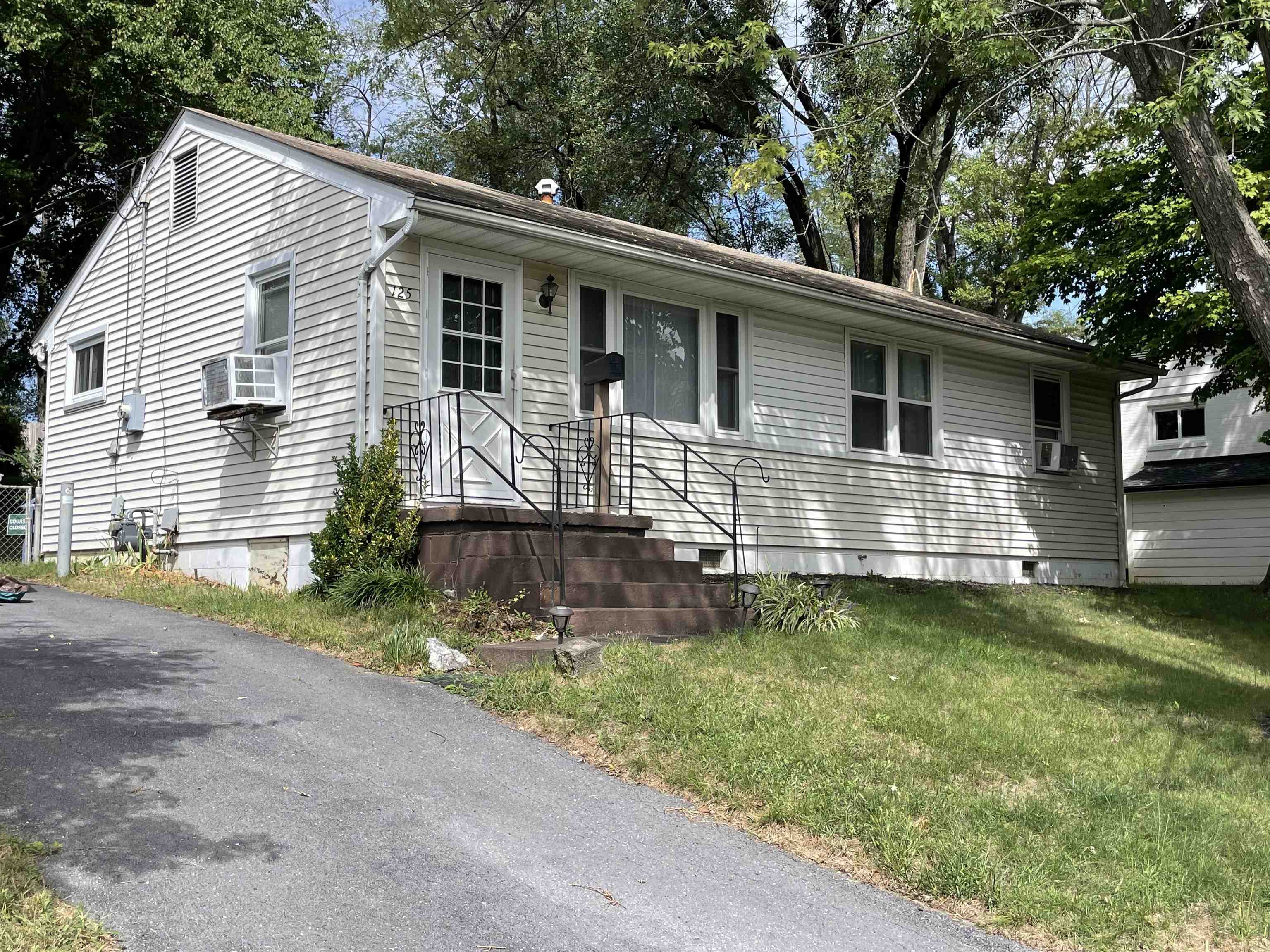 125 Link Rd — photo